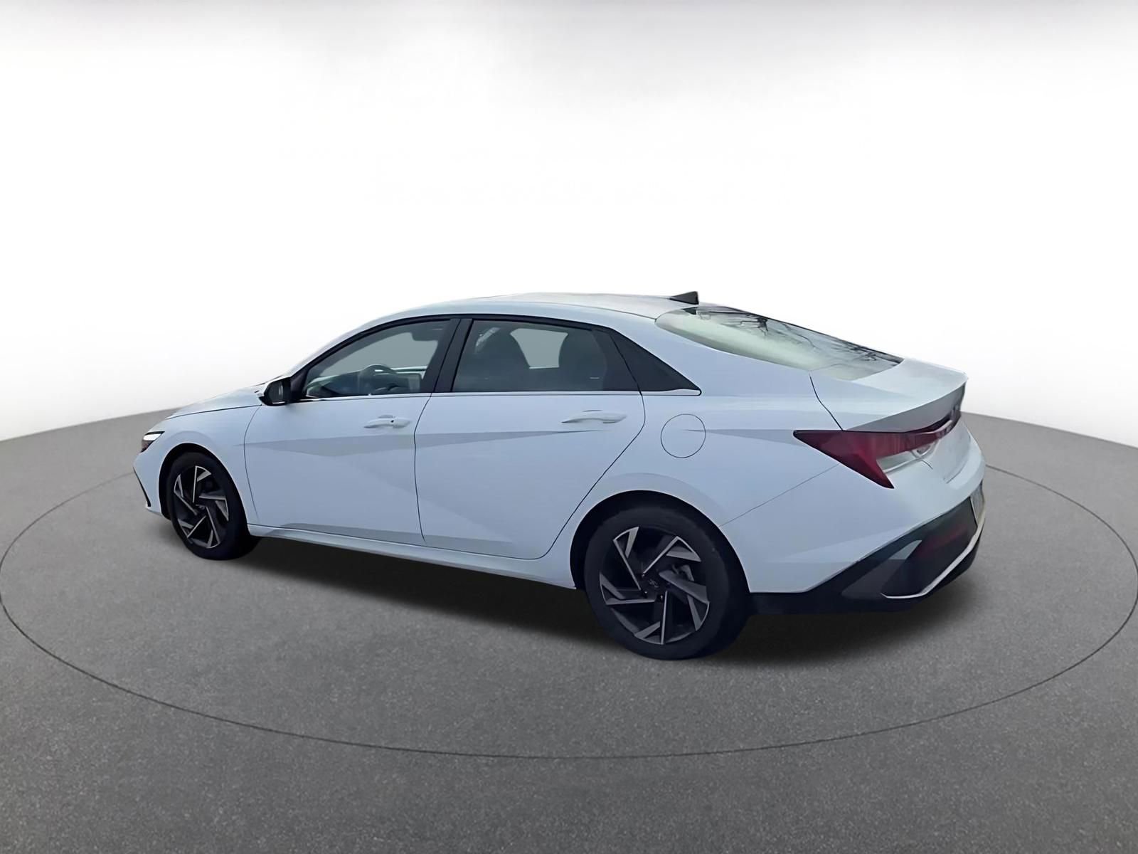 Thumbnail: 2025 Hyundai Elantra - 10