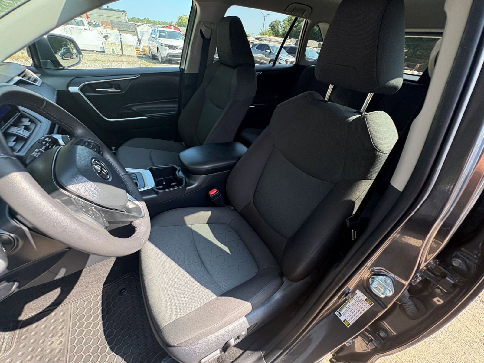 Thumbnail: 2024 Toyota RAV4 - 34
