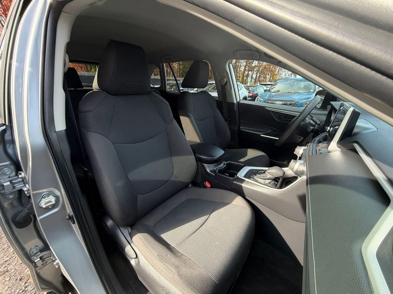 Thumbnail: 2025 Toyota RAV4 - 35