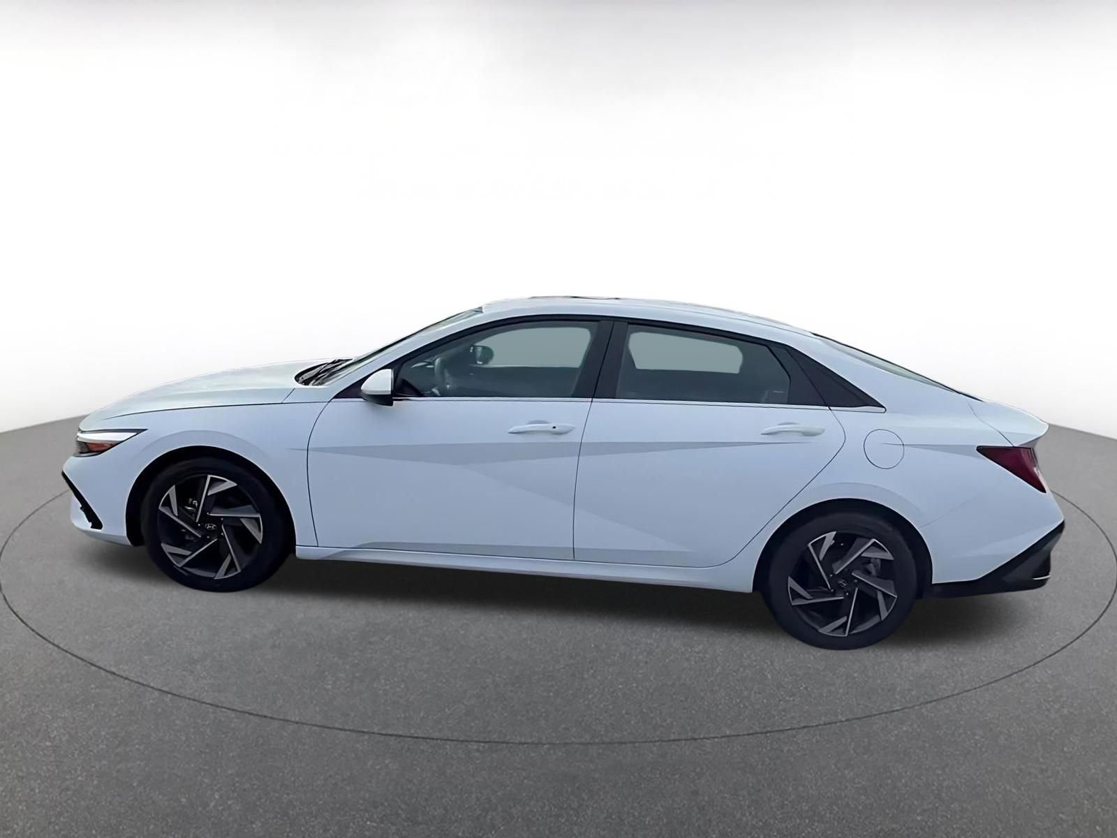 Thumbnail: 2025 Hyundai Elantra - 9