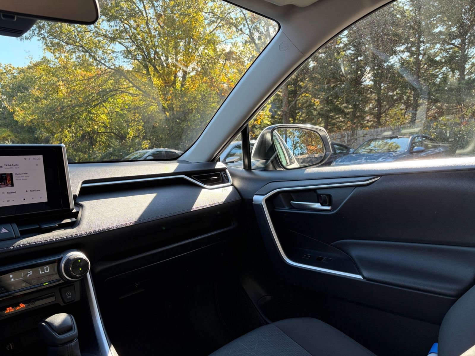 Thumbnail: 2025 Toyota RAV4 - 35