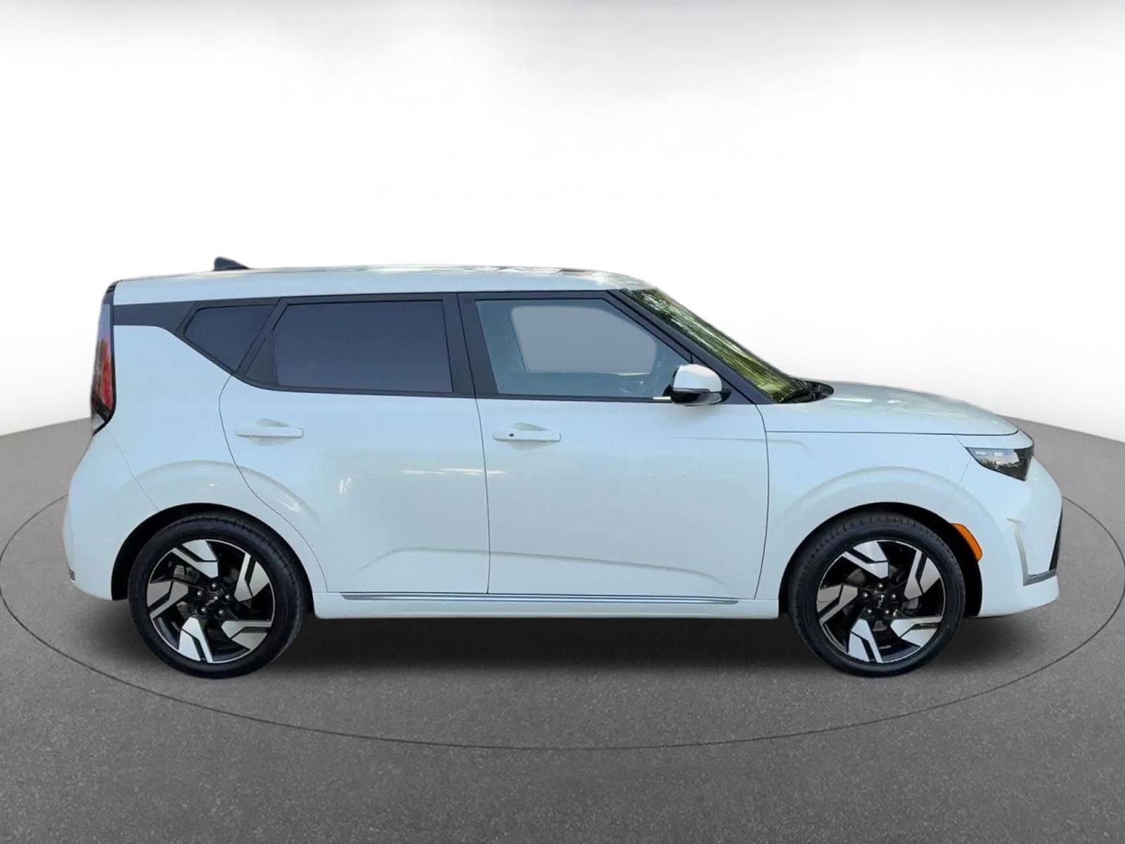 Thumbnail: 2023 Kia Soul - 16