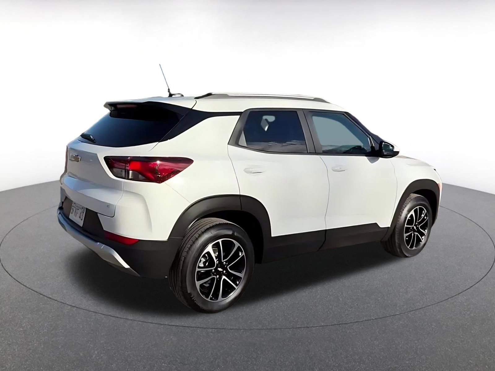 Thumbnail: 2025 Chevrolet TrailBlazer - 15