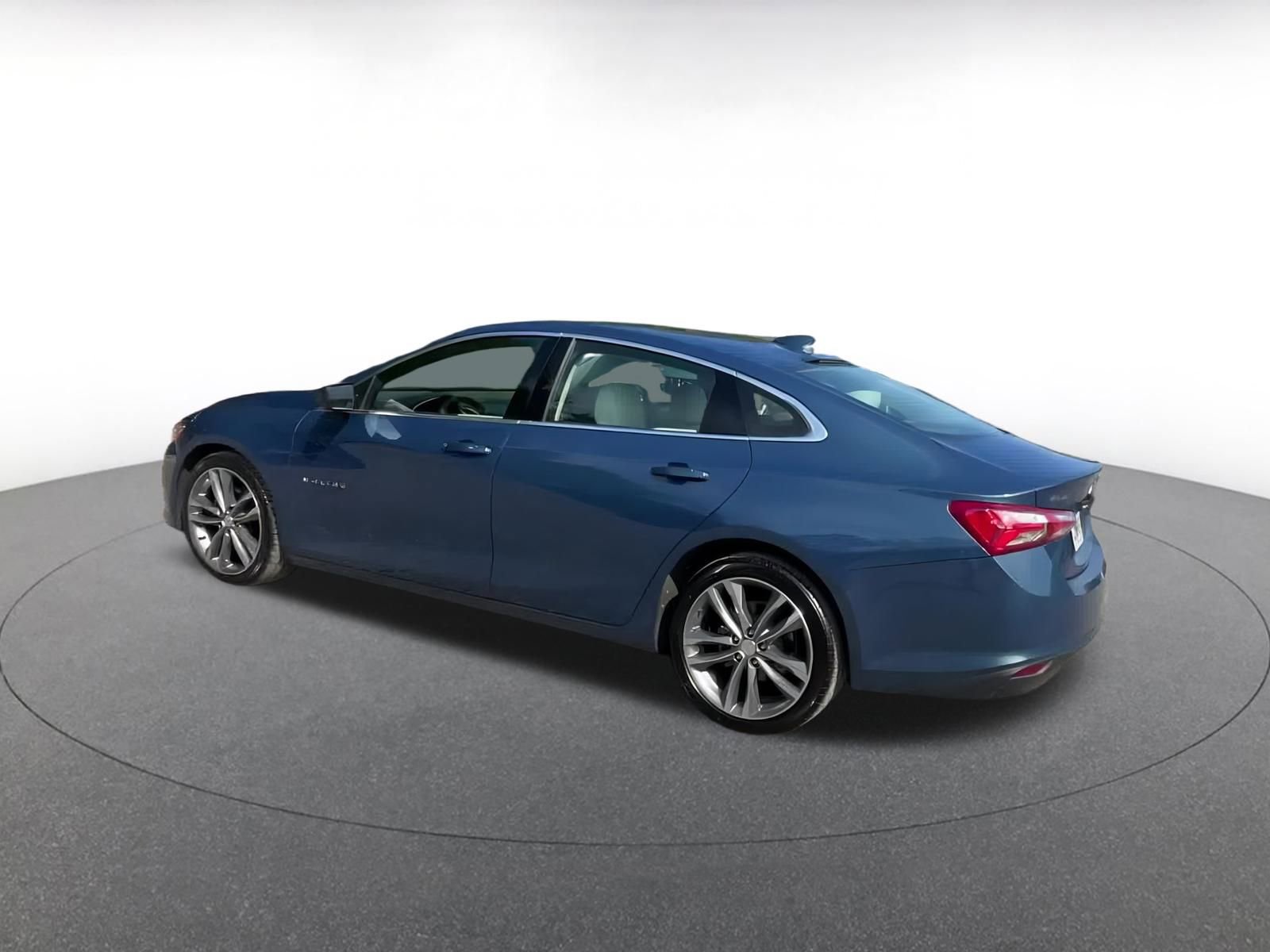 Thumbnail: 2024 Chevrolet Malibu - 10