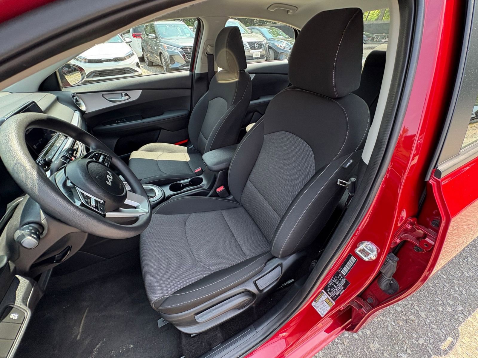 Thumbnail: 2024 Kia Forte - 32