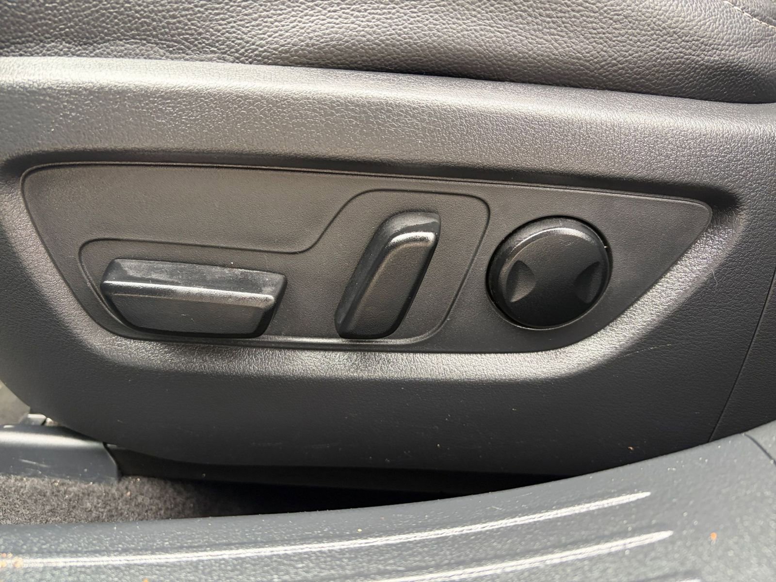 Thumbnail: 2025 Mazda CX-50 - 22