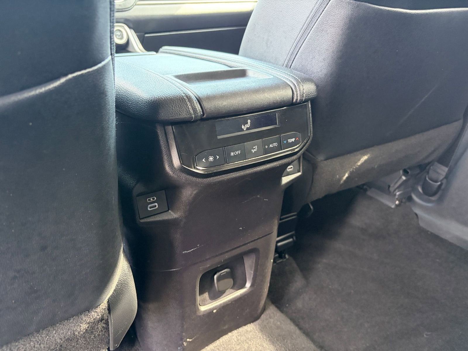 Thumbnail: 2025 Toyota Grand Highlander - 24