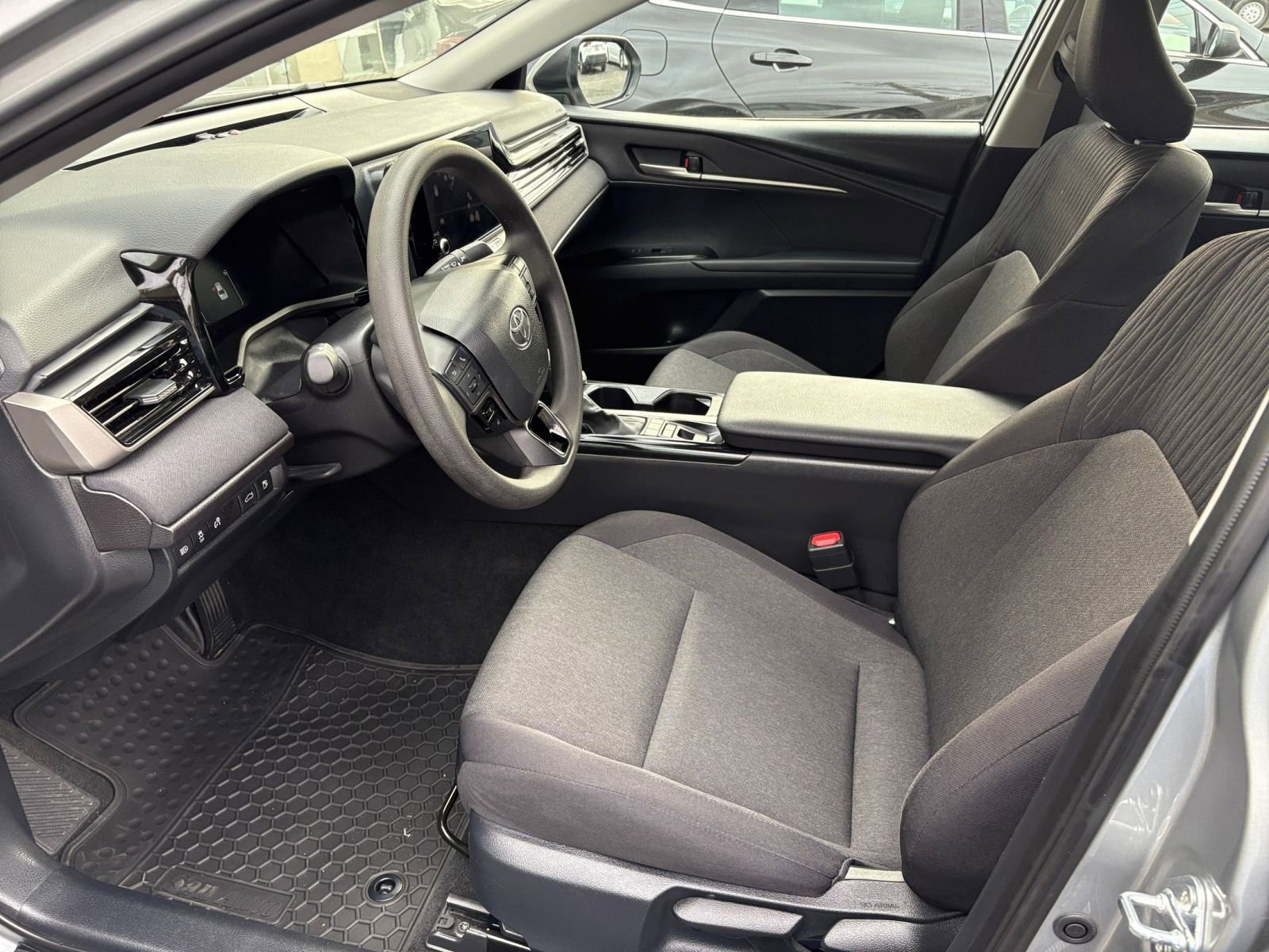 Thumbnail: 2025 Toyota Camry - 25