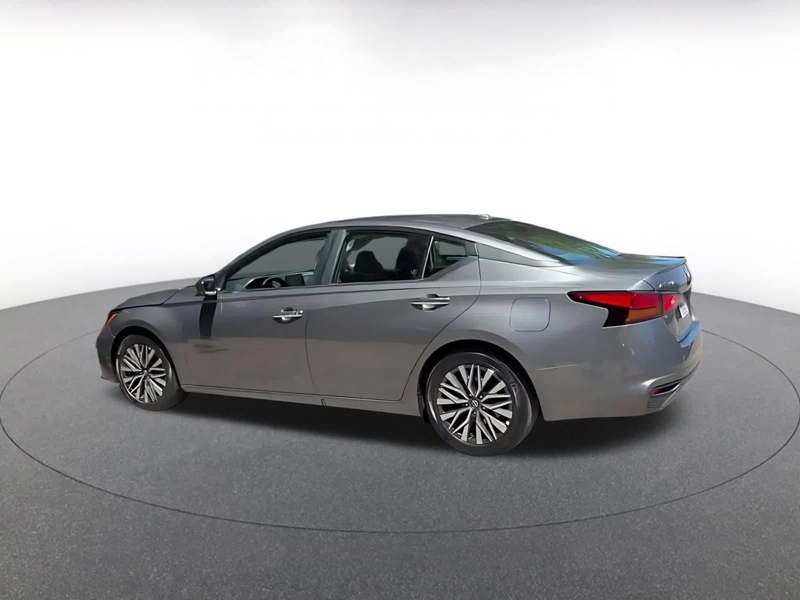 Thumbnail: 2025 Nissan Altima - 10