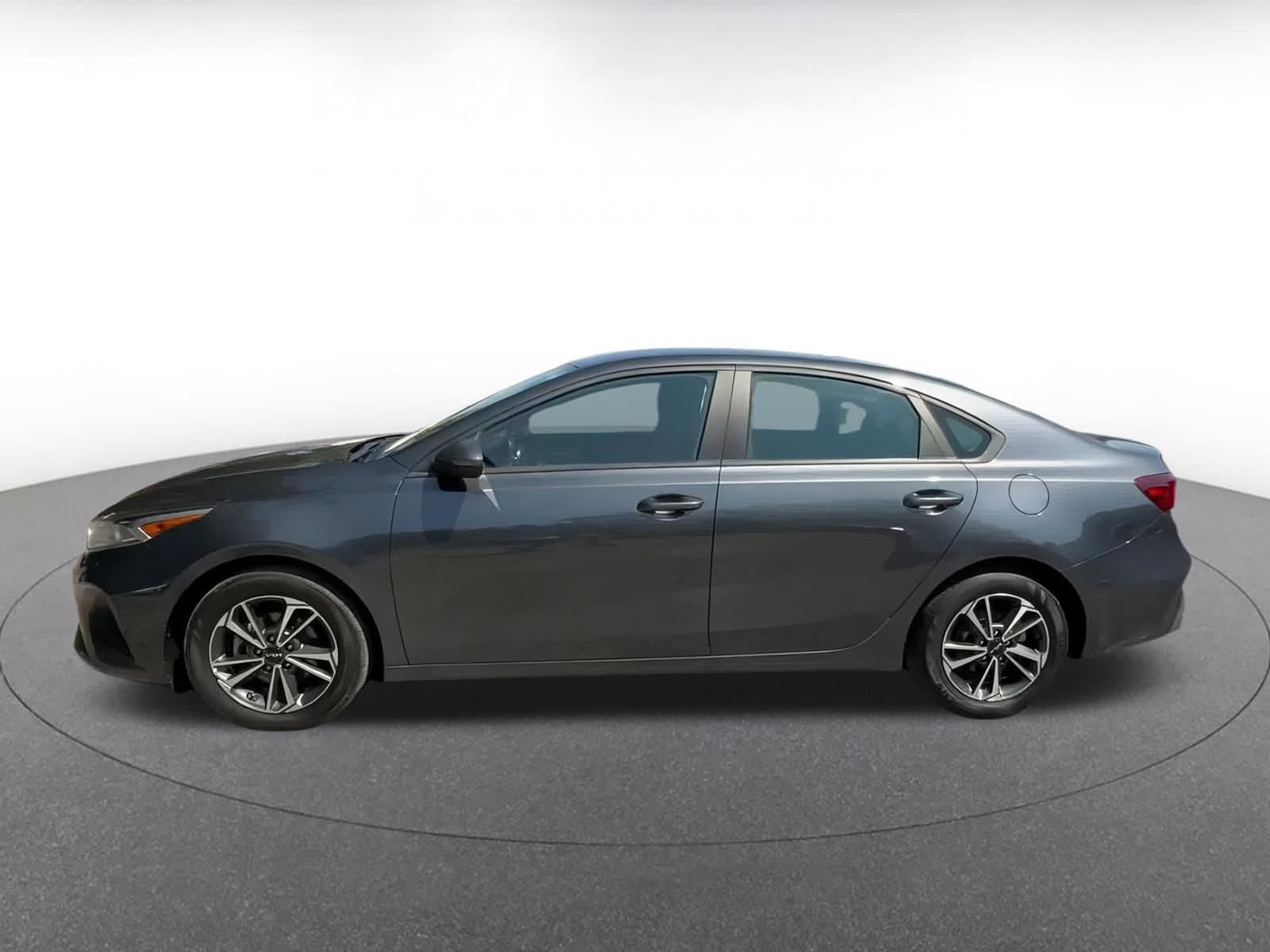 Thumbnail: 2023 Kia Forte - 8
