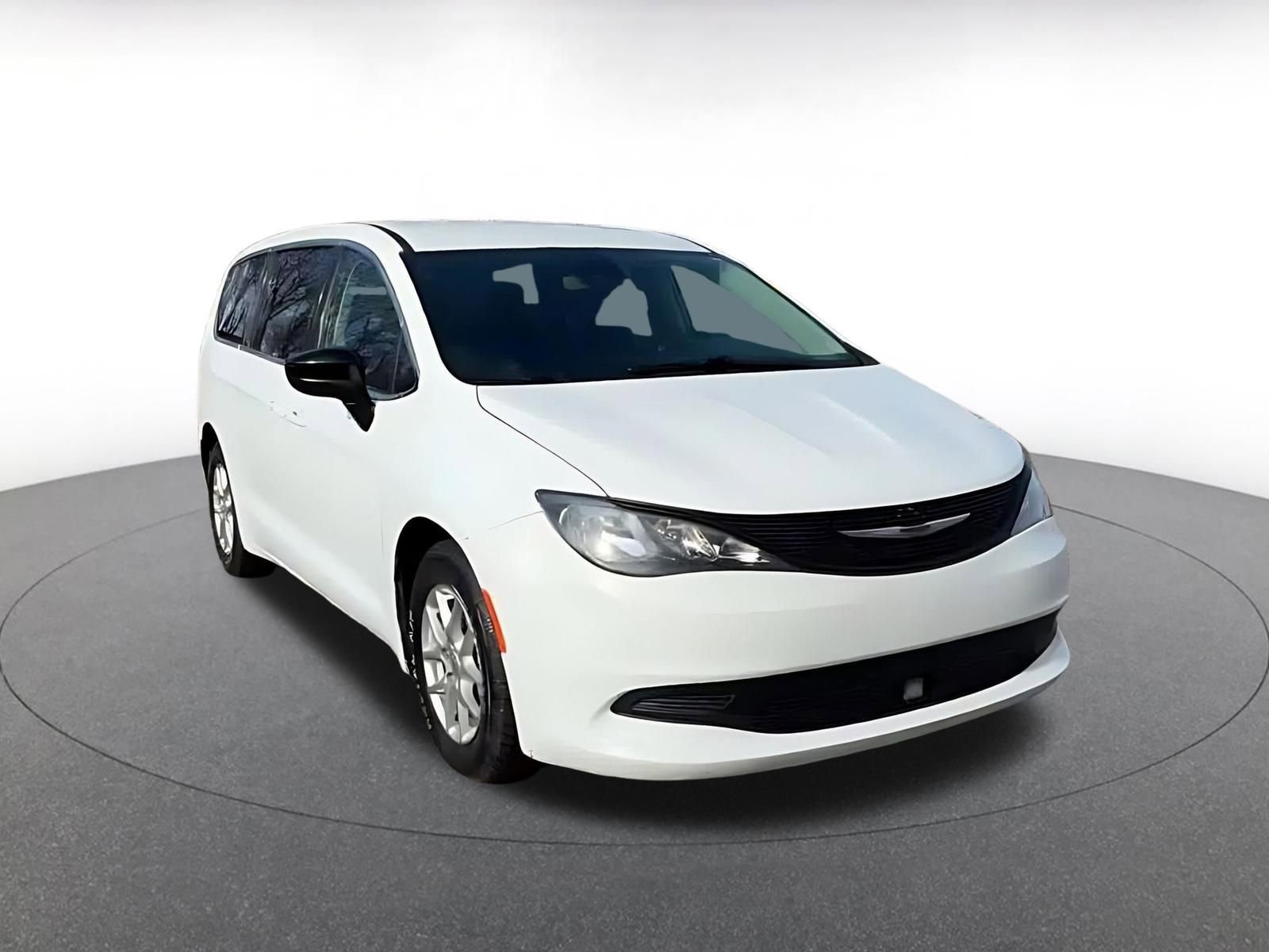 Thumbnail: 2024 Chrysler Voyager - 3