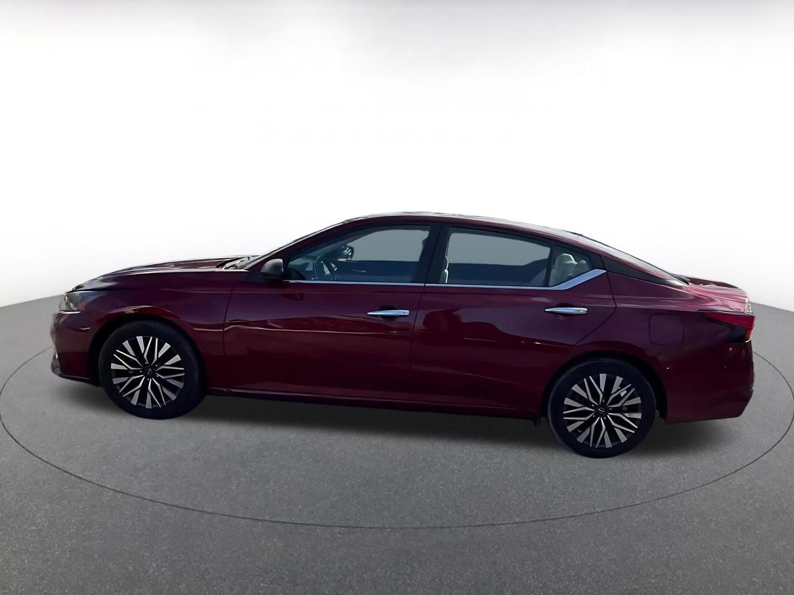 Thumbnail: 2025 Nissan Altima - 8