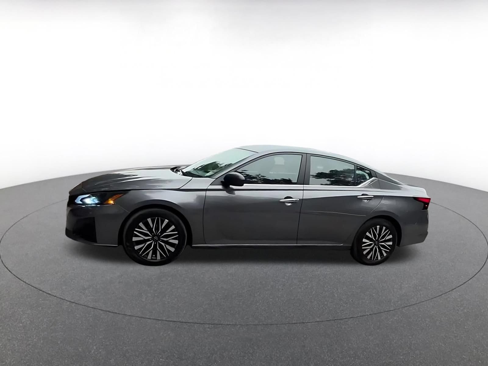 Thumbnail: 2025 Nissan Altima - 8