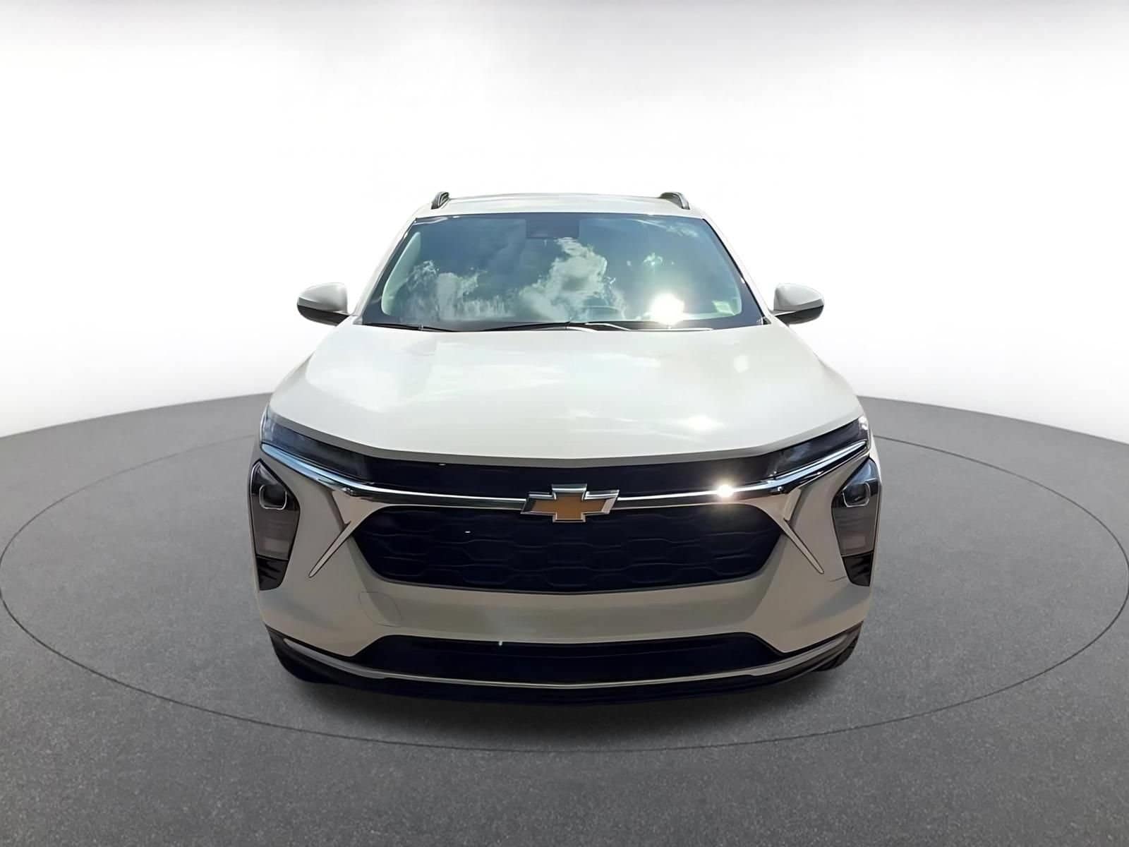 Thumbnail: 2025 Chevrolet Trax - 4