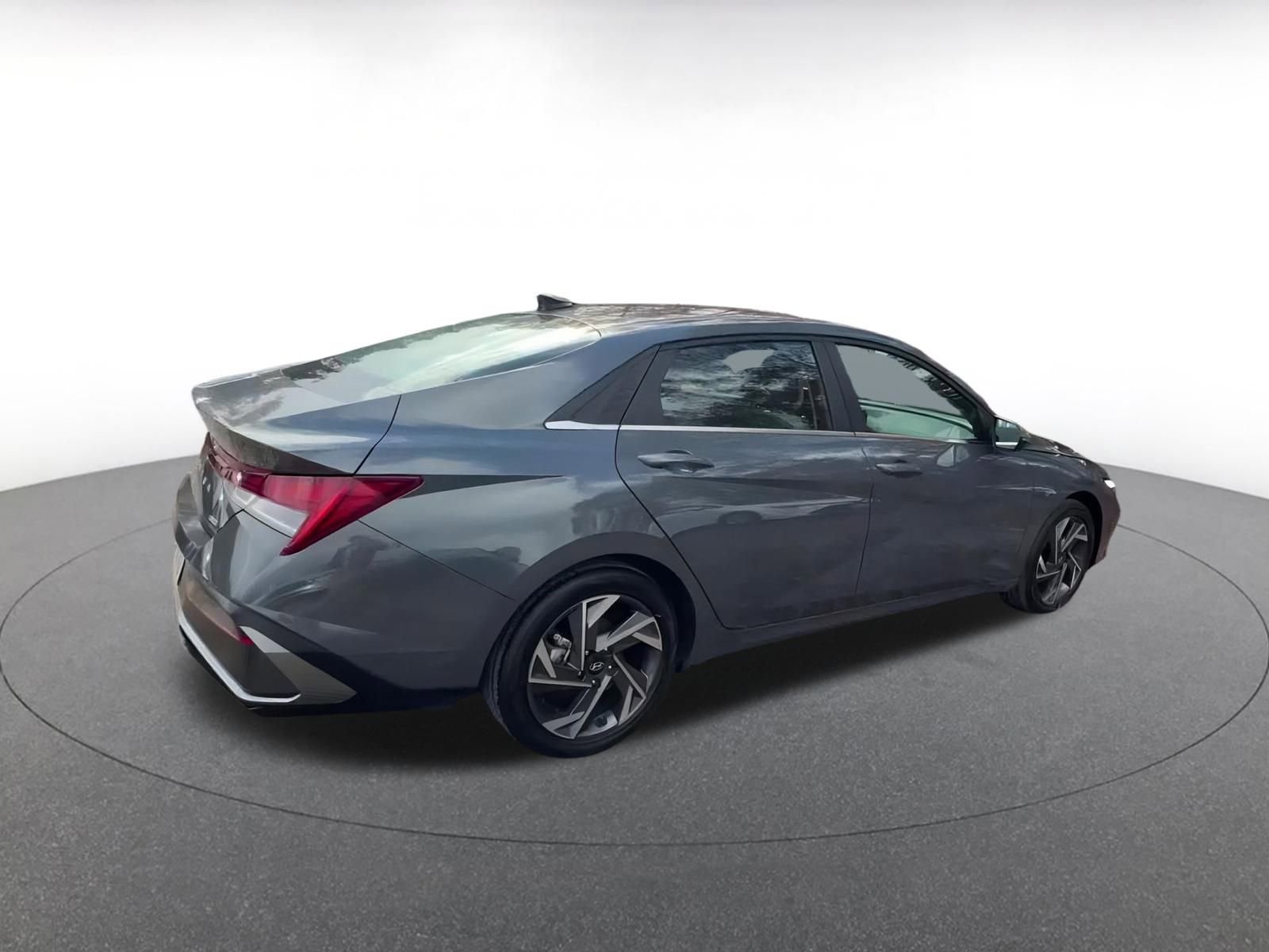 Thumbnail: 2025 Hyundai Elantra - 15