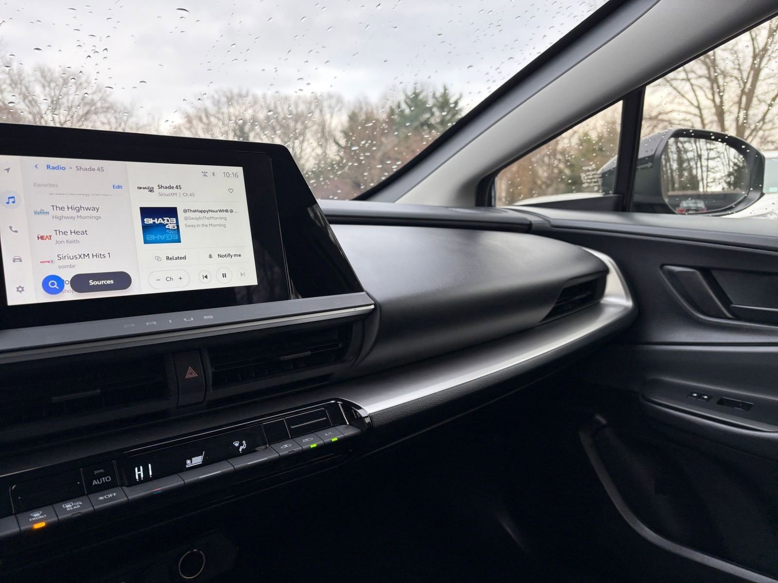 Thumbnail: 2025 Toyota Prius - 33