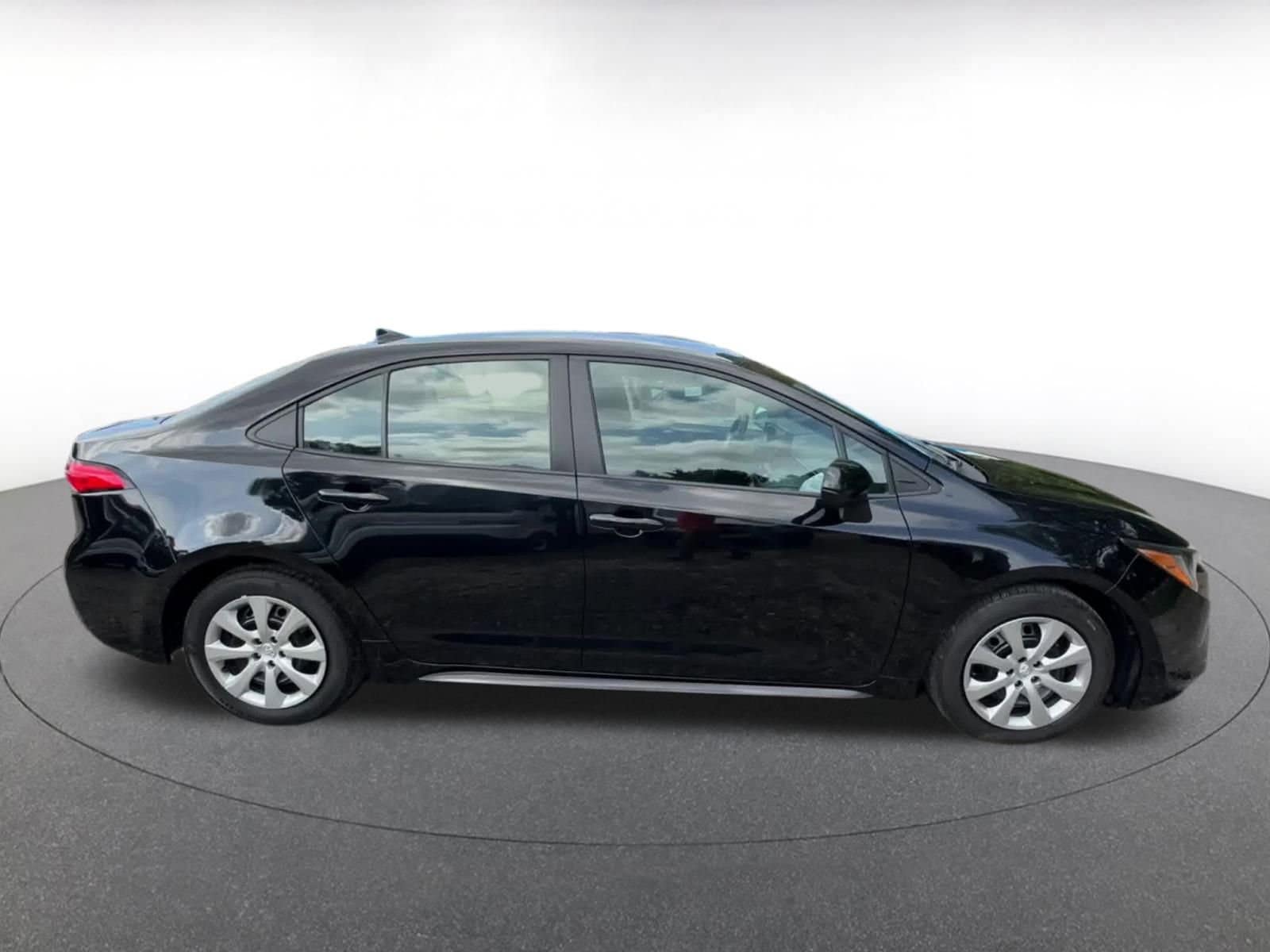 Thumbnail: 2024 Toyota Corolla - 16