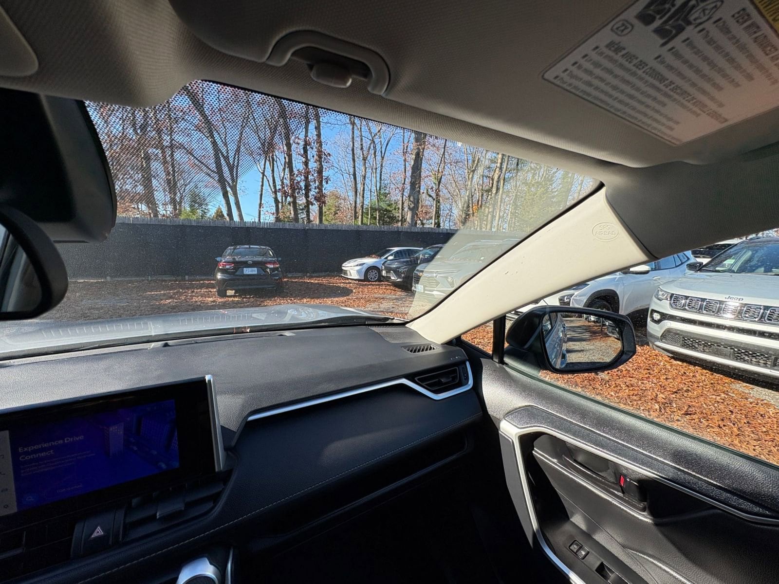 Thumbnail: 2025 Toyota RAV4 - 31