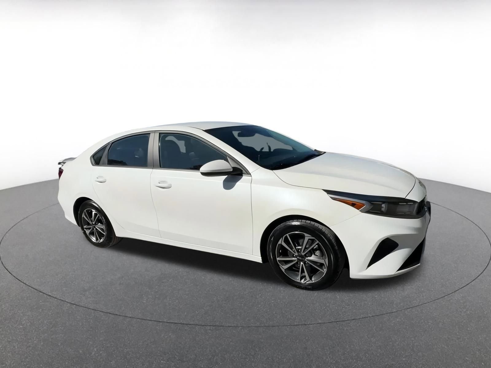 Thumbnail: 2024 Kia Forte - 2