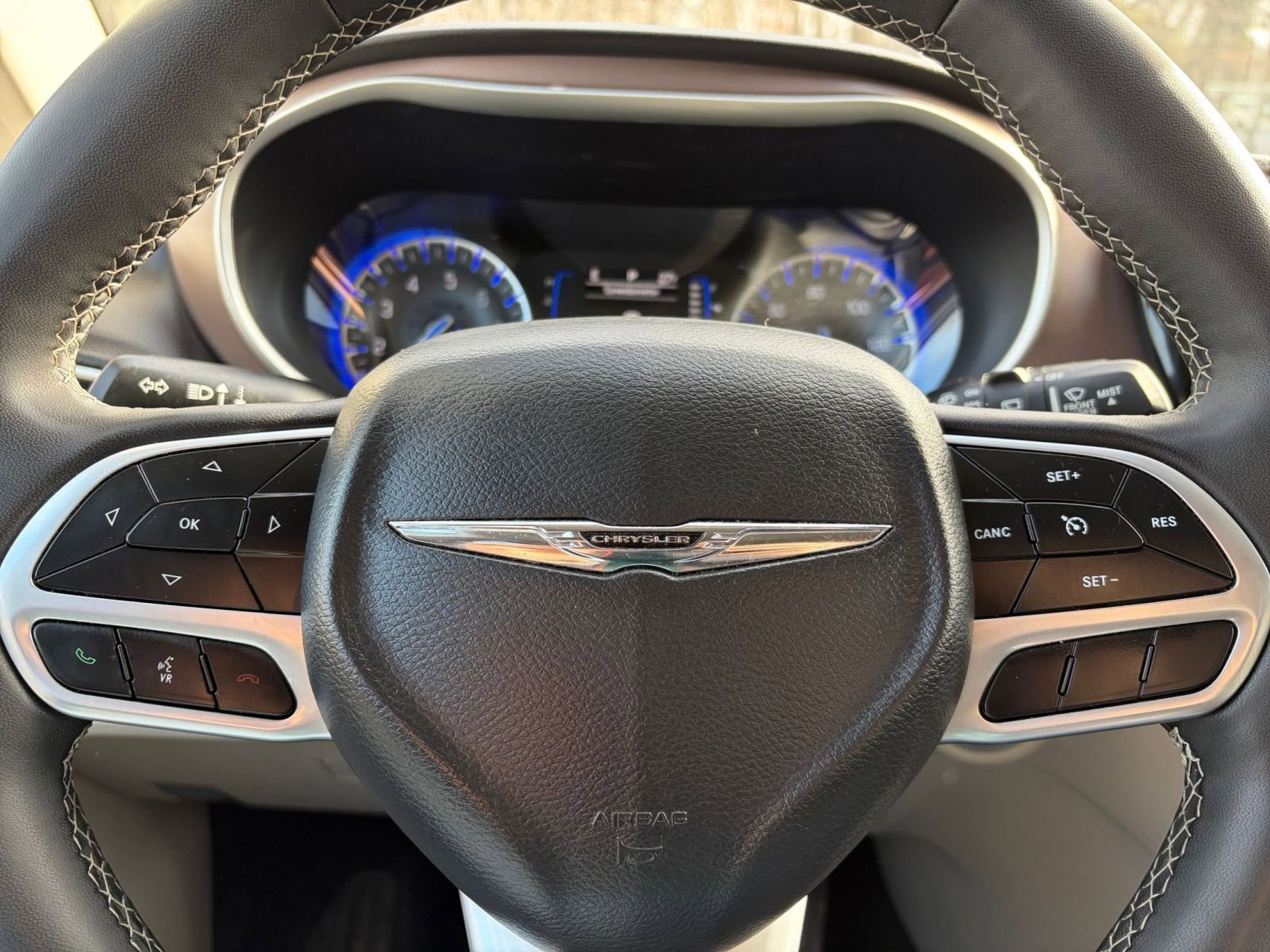 Thumbnail: 2024 Chrysler Voyager - 30