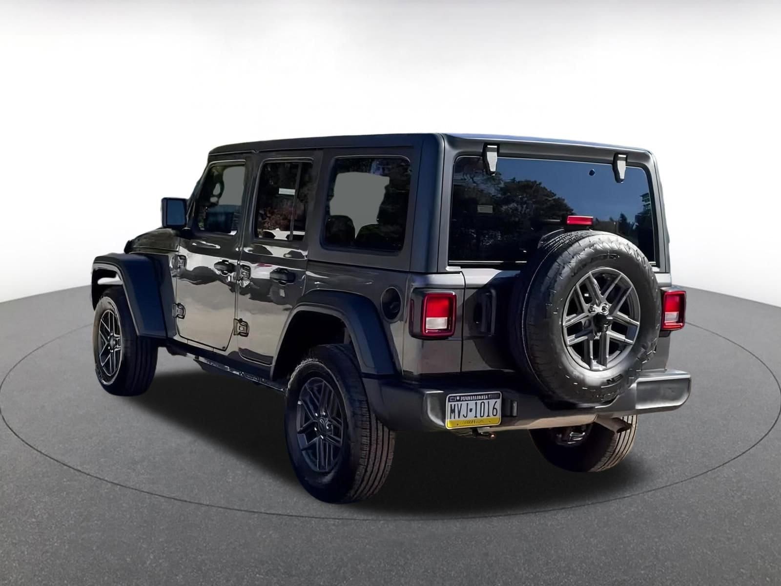 Thumbnail: 2025 Jeep Wrangler - 14