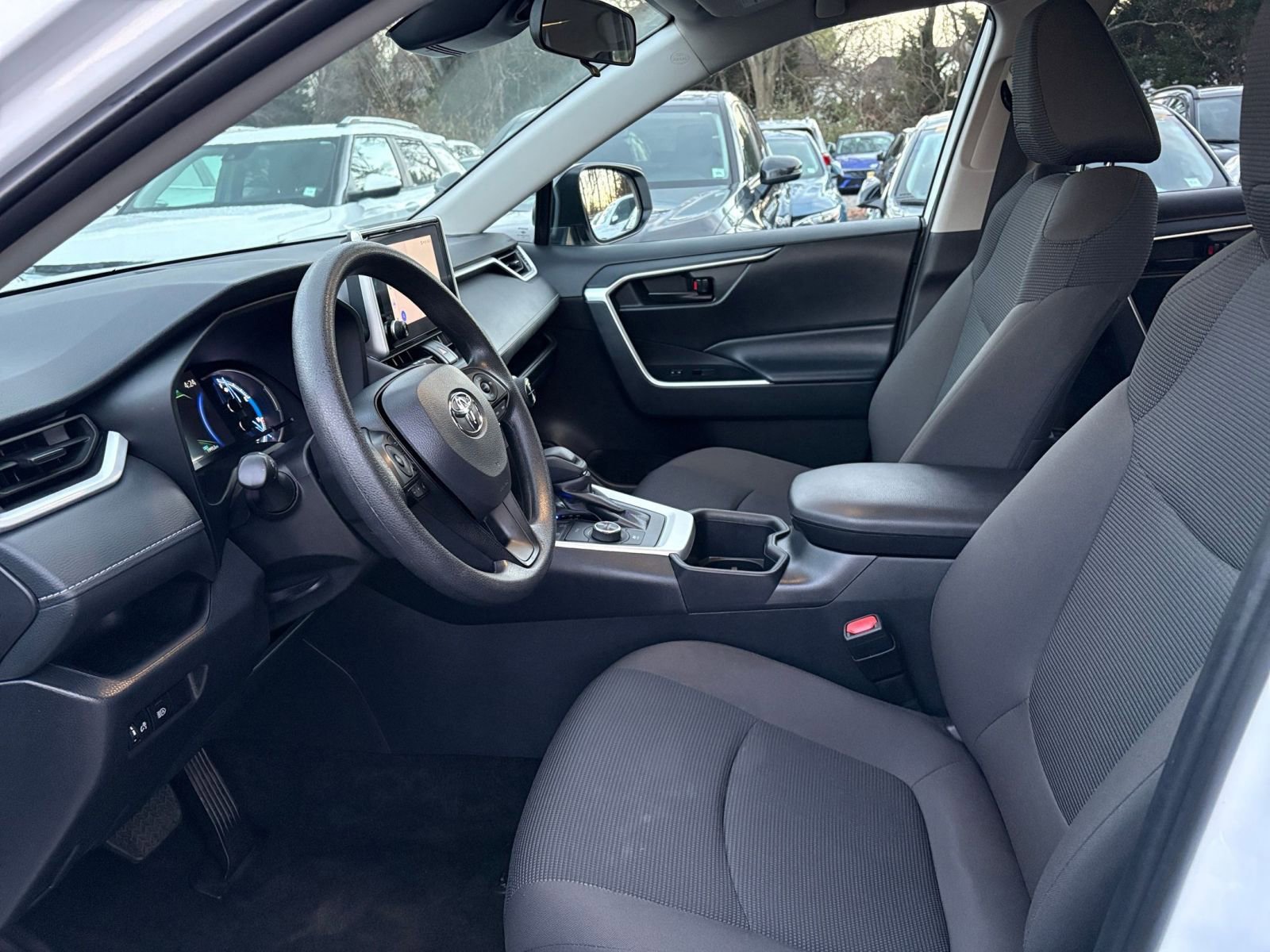 Thumbnail: 2025 Toyota RAV4 - 25