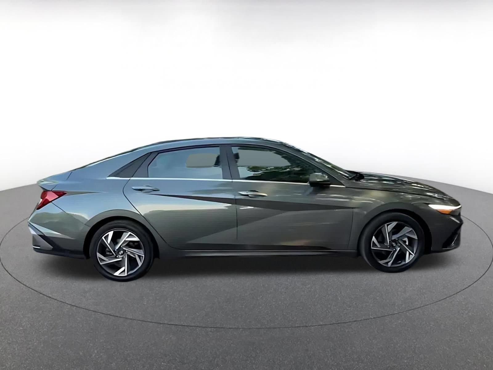 Thumbnail: 2025 Hyundai Elantra - 9