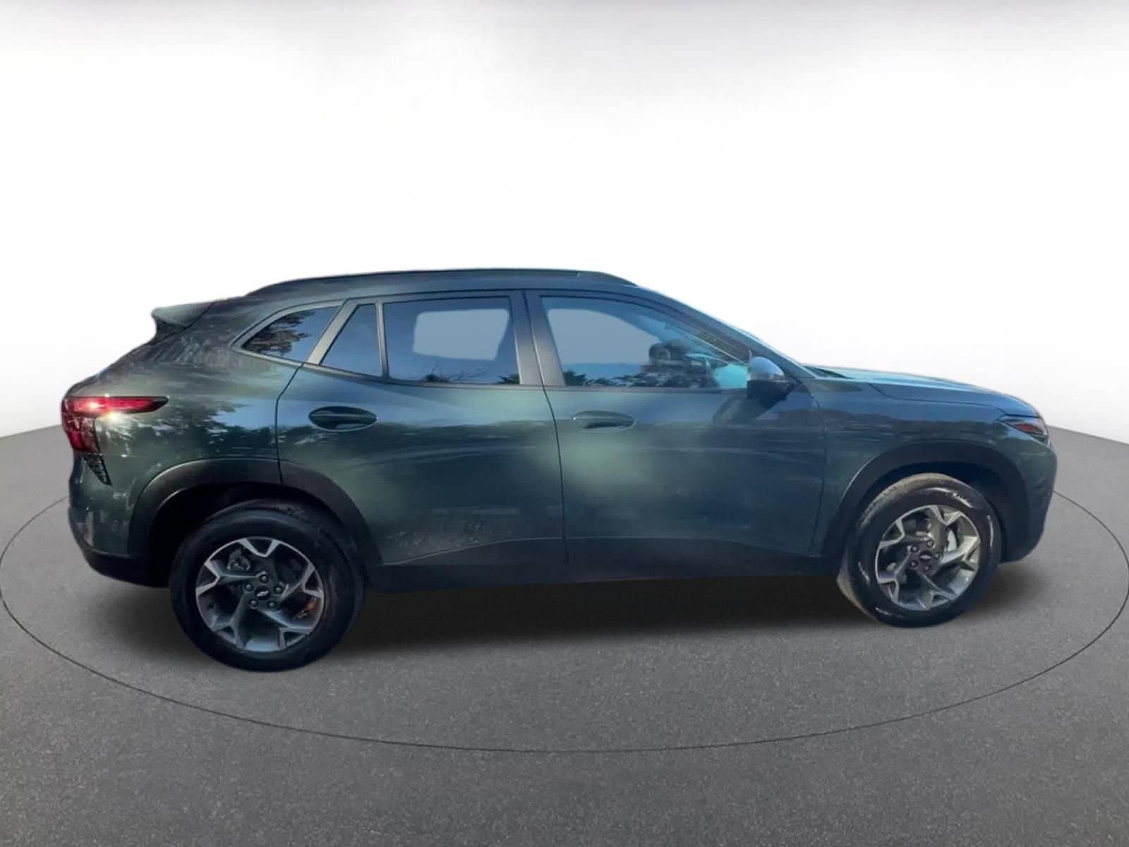 Thumbnail: 2025 Chevrolet Trax - 16