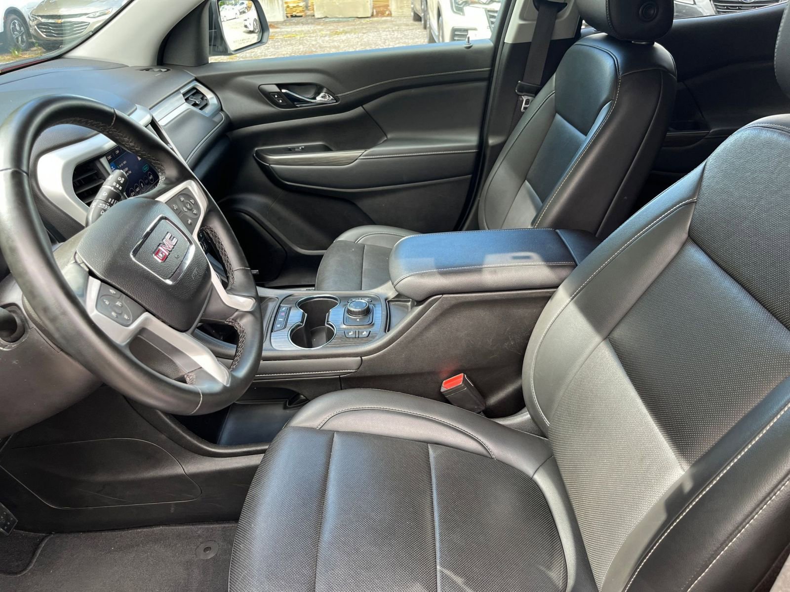 Thumbnail: 2023 GMC Acadia - 22