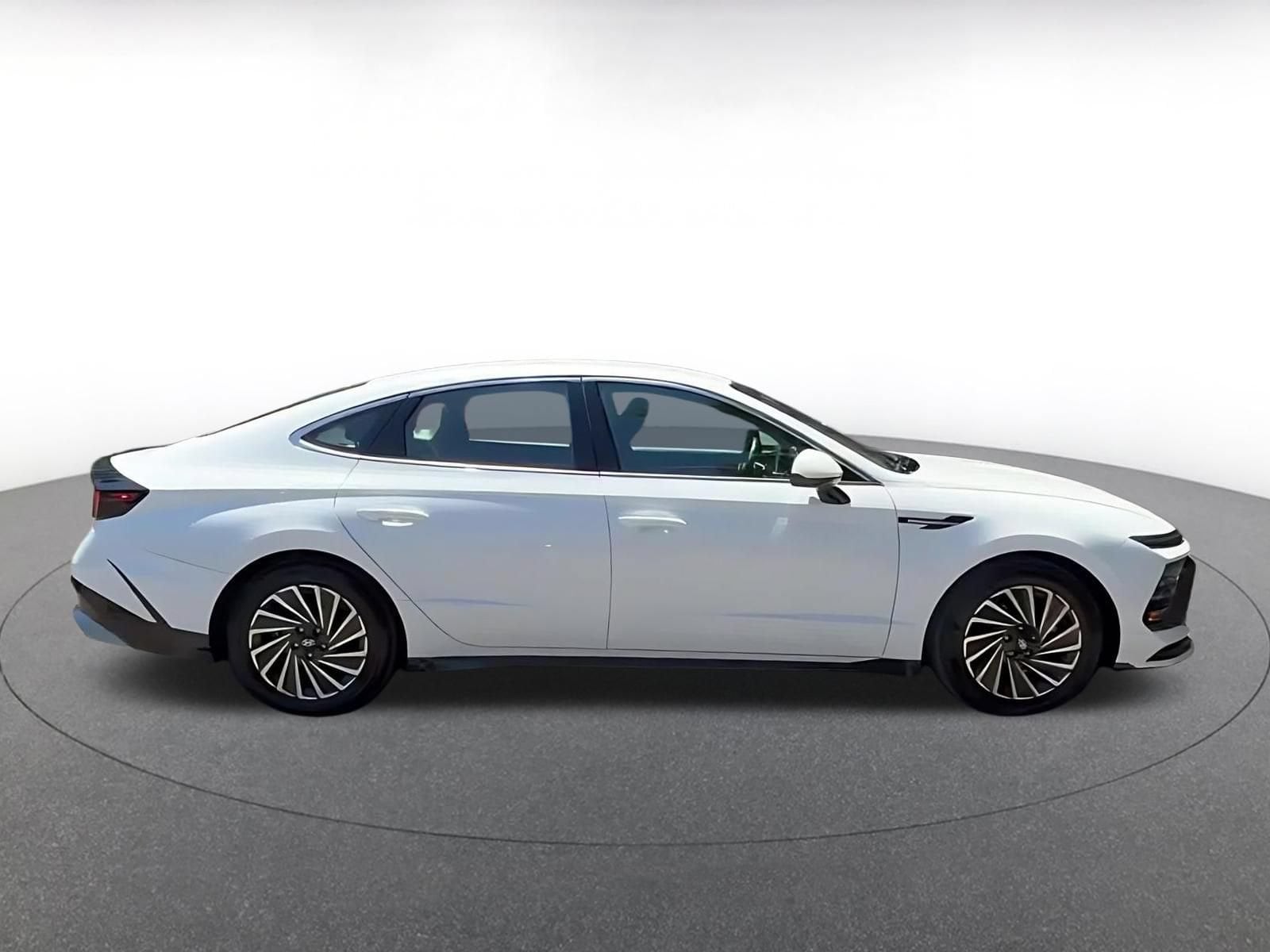 Thumbnail: 2025 Hyundai Sonata - 16