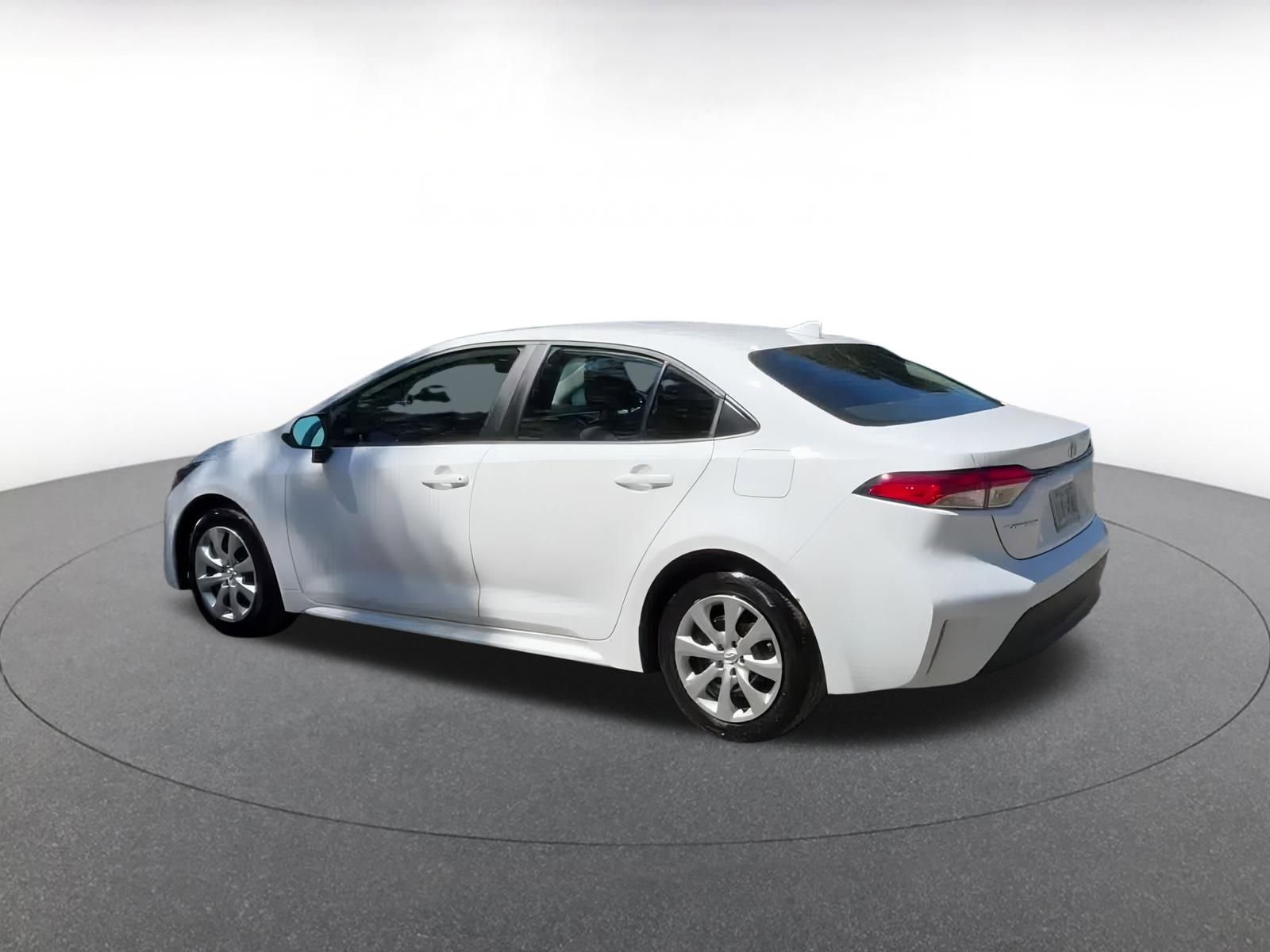 Thumbnail: 2024 Toyota Corolla - 10
