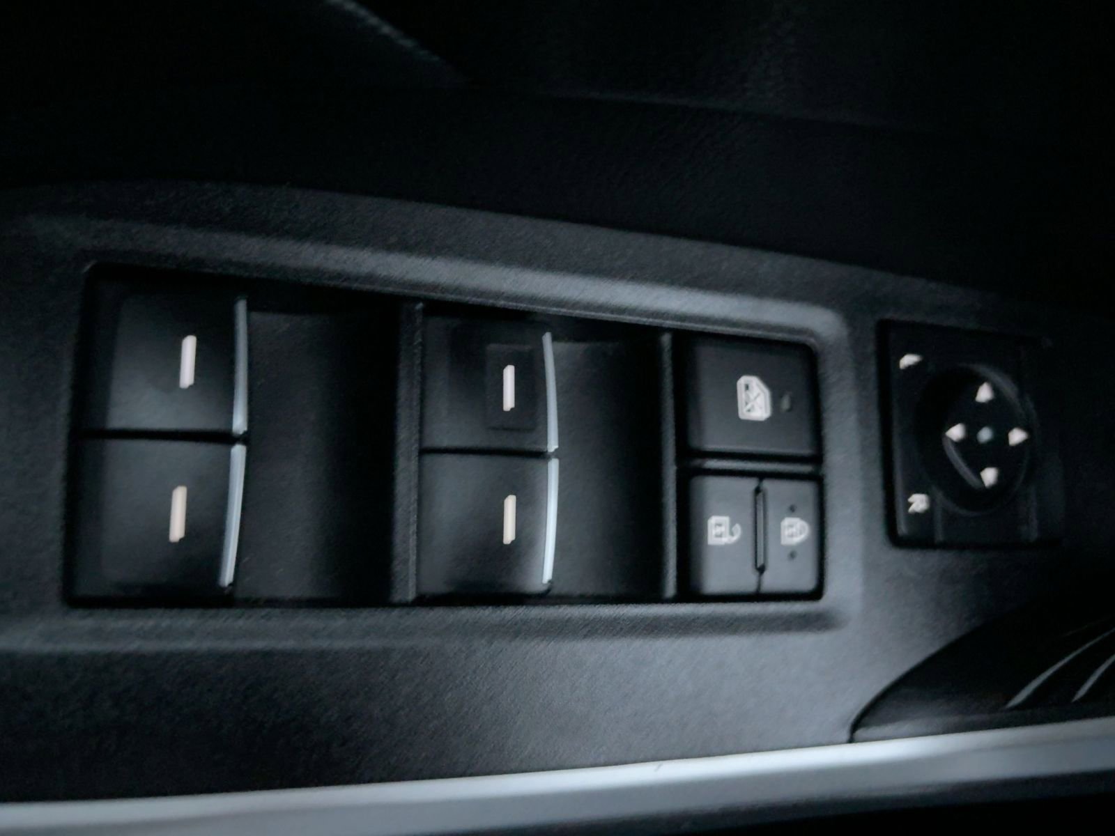 Thumbnail: 2025 Toyota RAV4 - 28