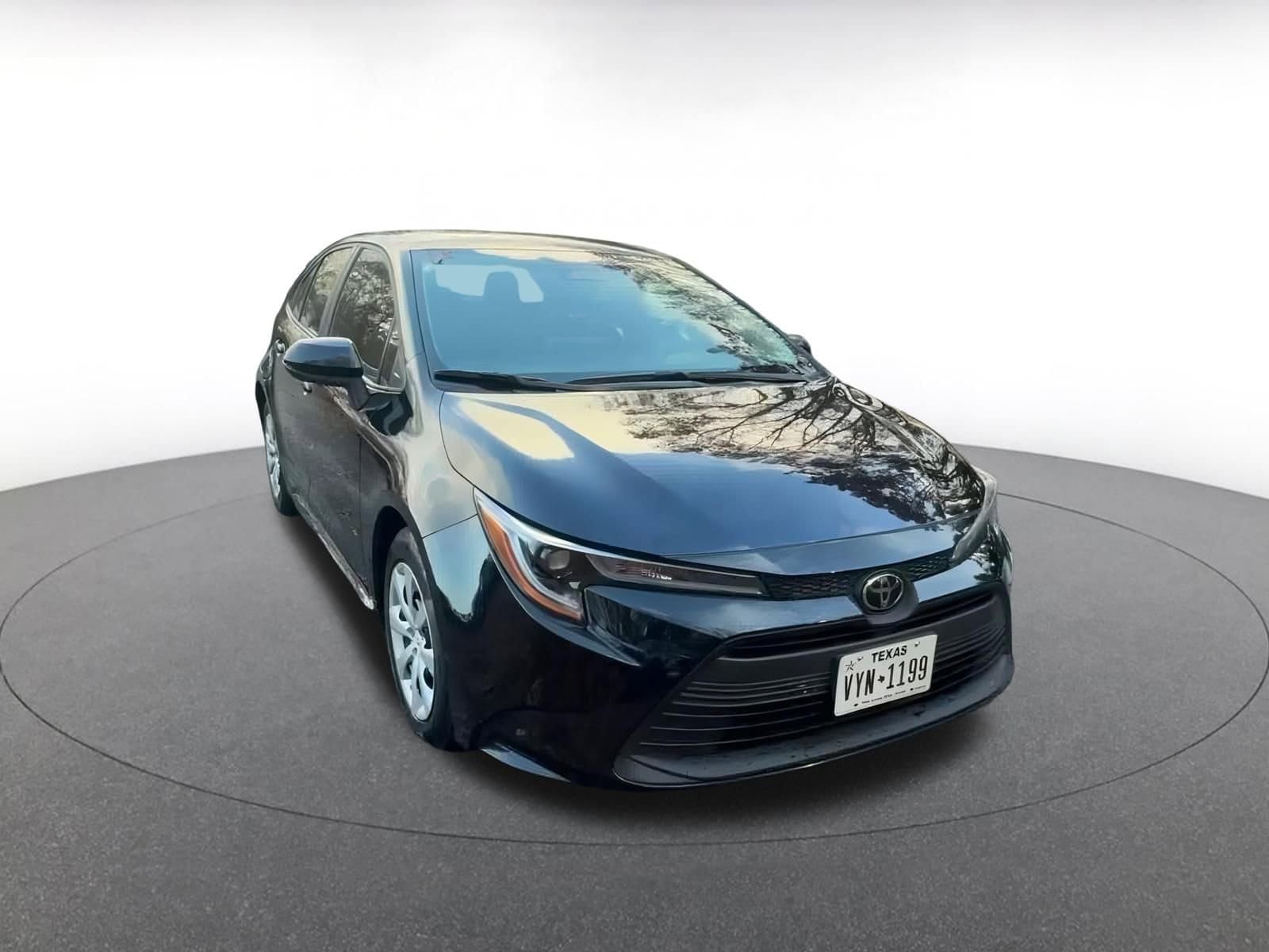 Thumbnail: 2025 Toyota Corolla - 3