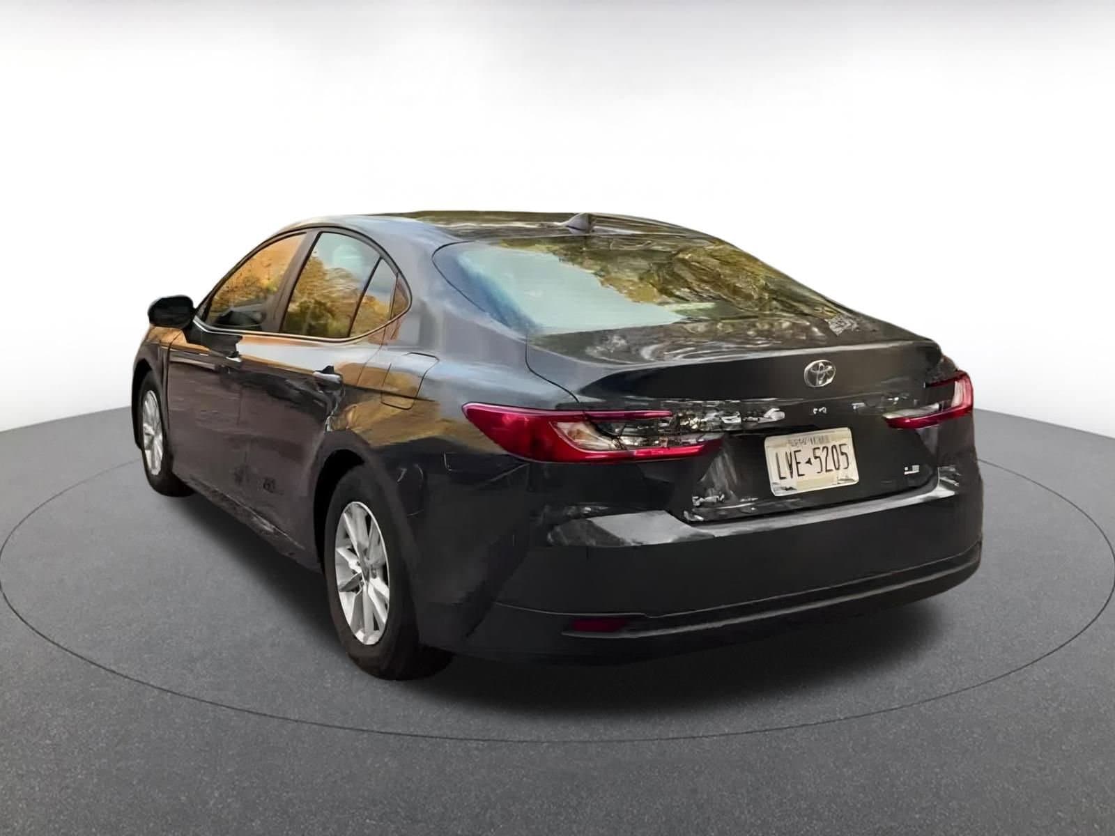 Thumbnail: 2025 Toyota Camry - 11