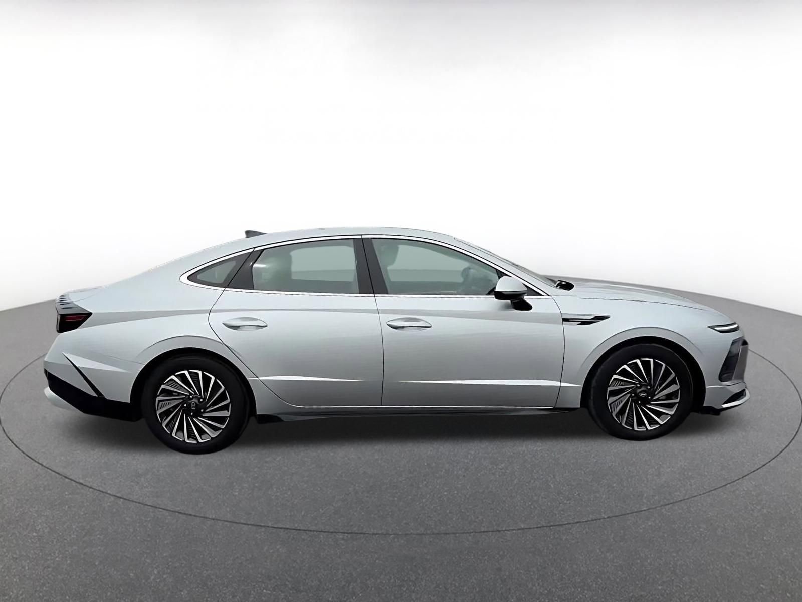 Thumbnail: 2025 Hyundai Sonata - 16