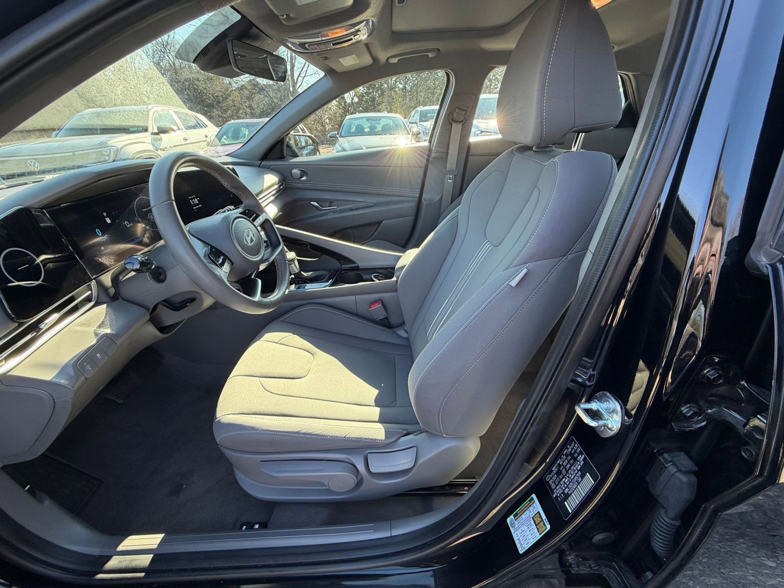 Thumbnail: 2025 Hyundai Elantra - 24