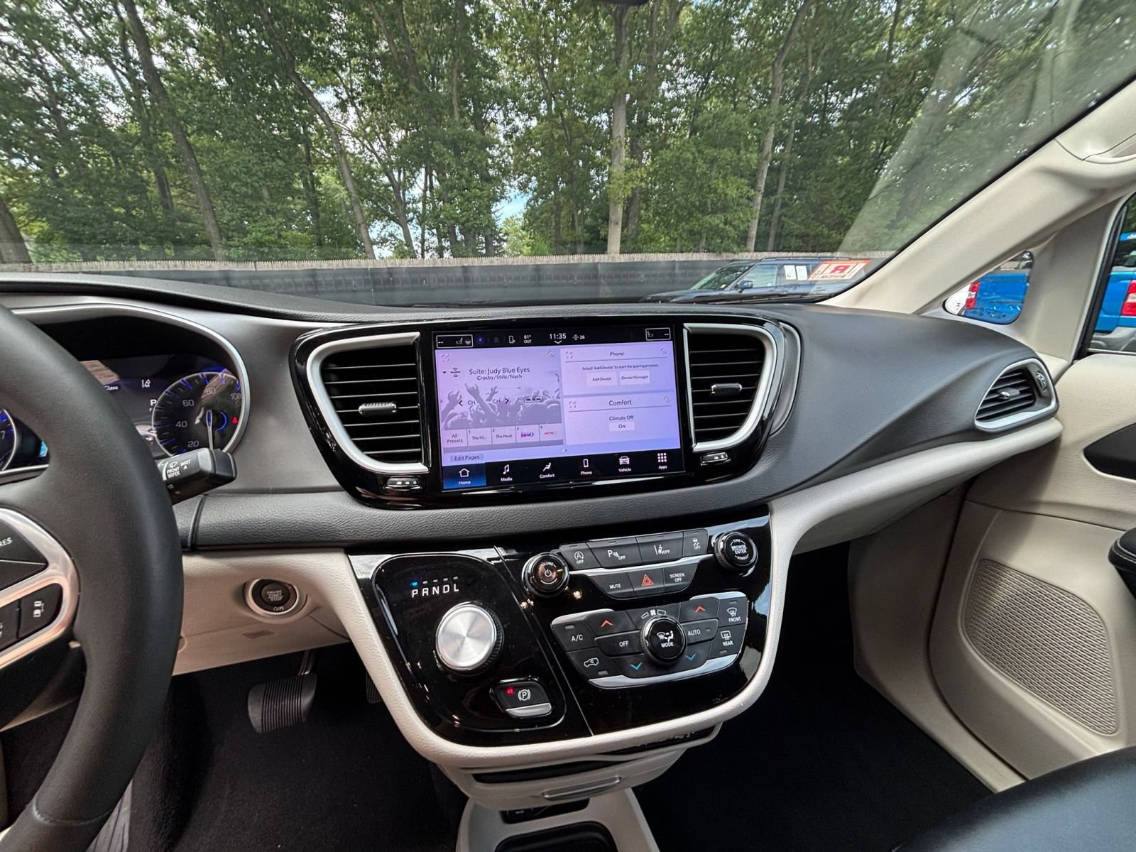 Thumbnail: 2024 Chrysler Pacifica - 18