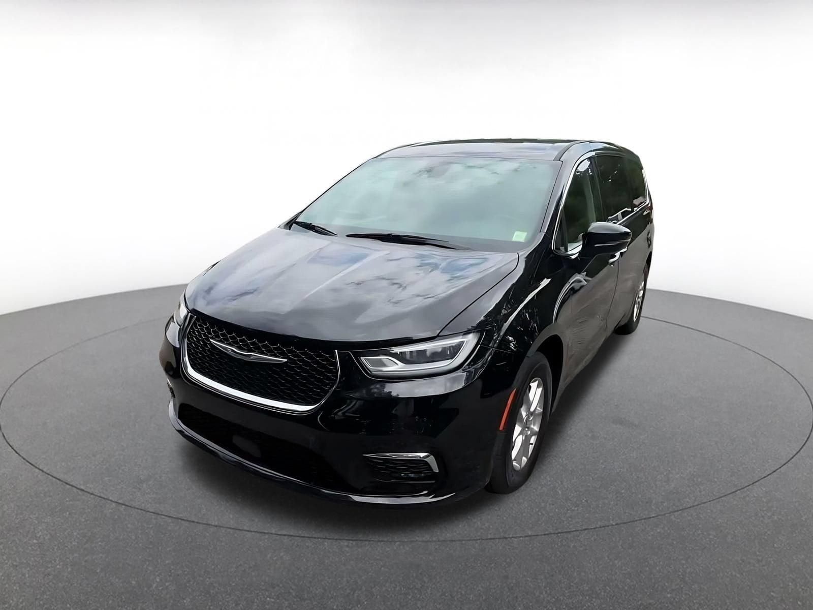 Thumbnail: 2024 Chrysler Pacifica - 4