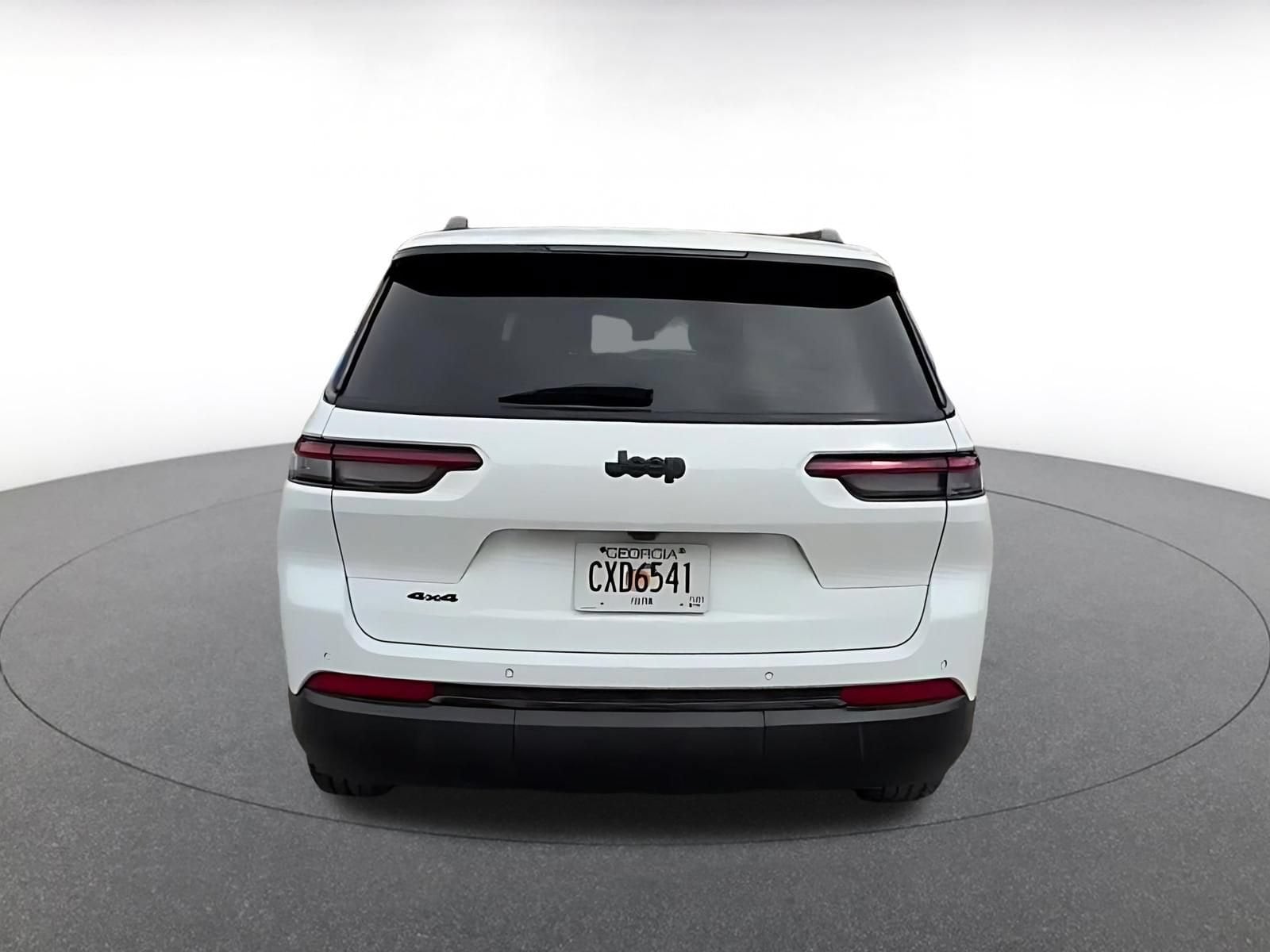 Thumbnail: 2023 Jeep Grand Cherokee - 12