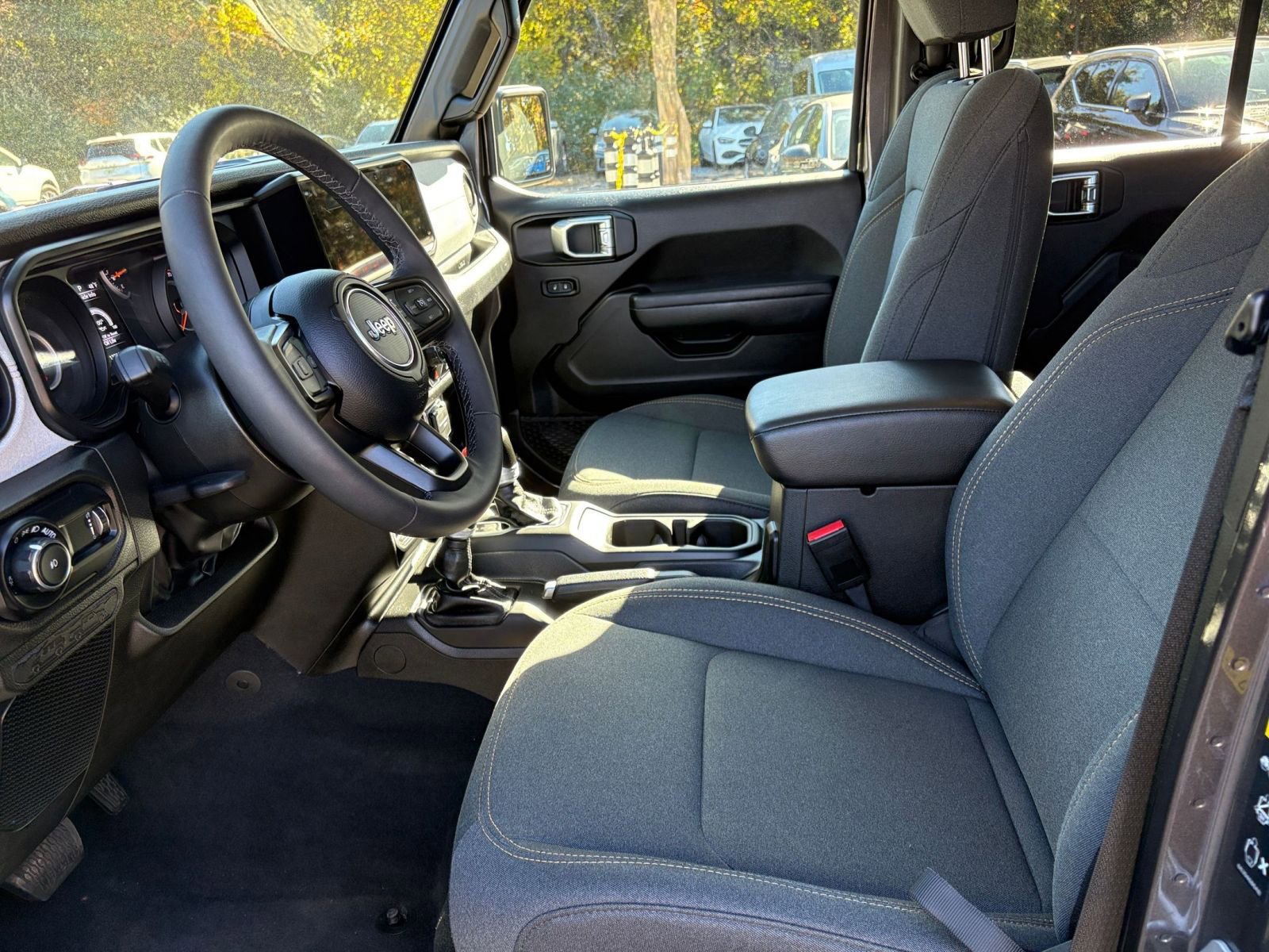 Thumbnail: 2025 Jeep Wrangler - 25