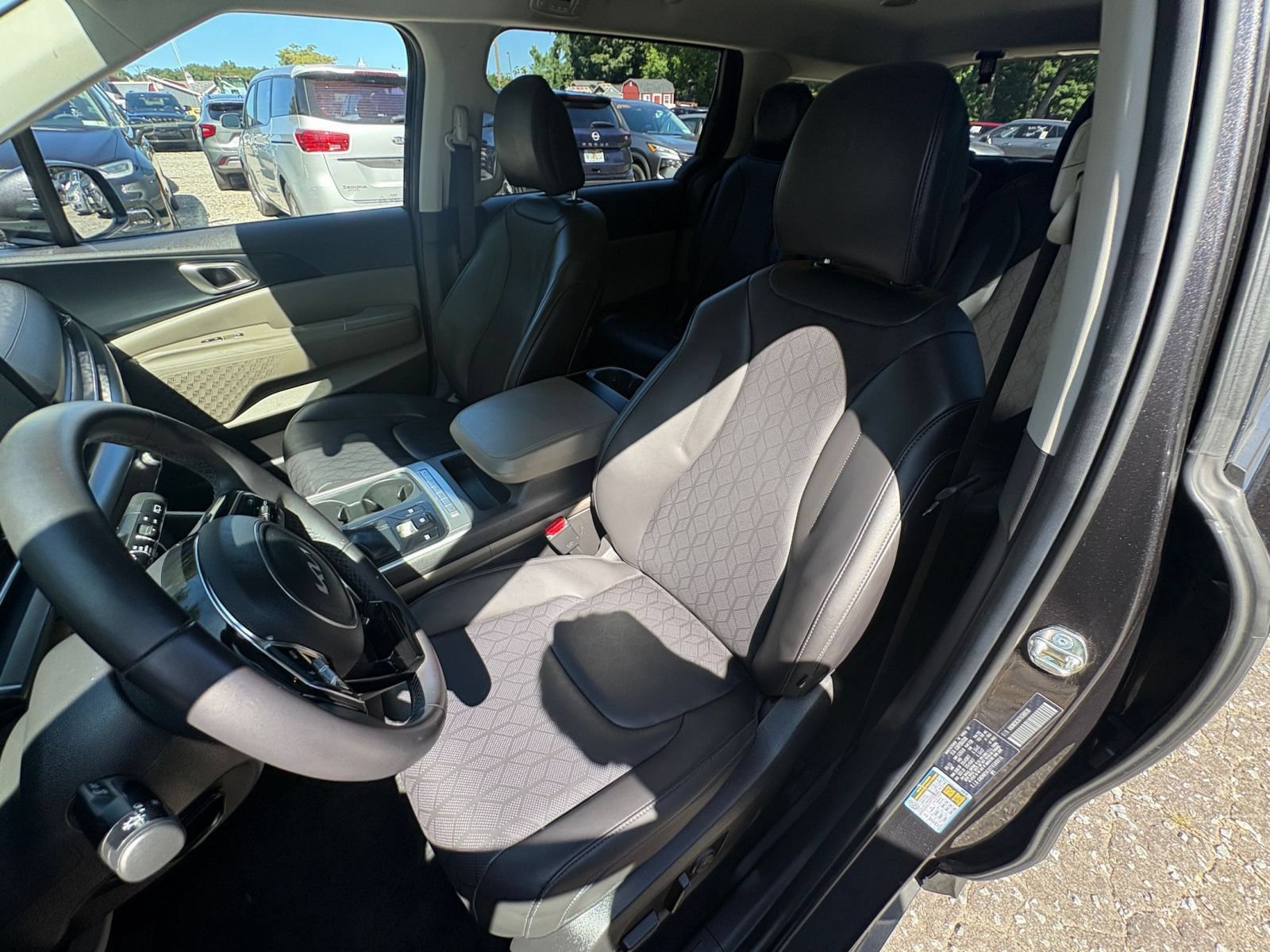 Thumbnail: 2026 Kia Carnival - 34