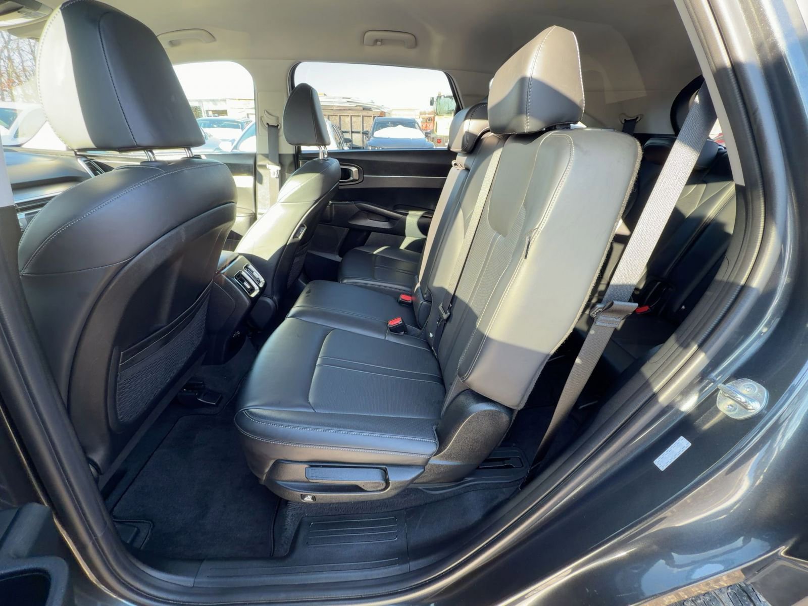 Thumbnail: 2024 Kia Sorento - 24