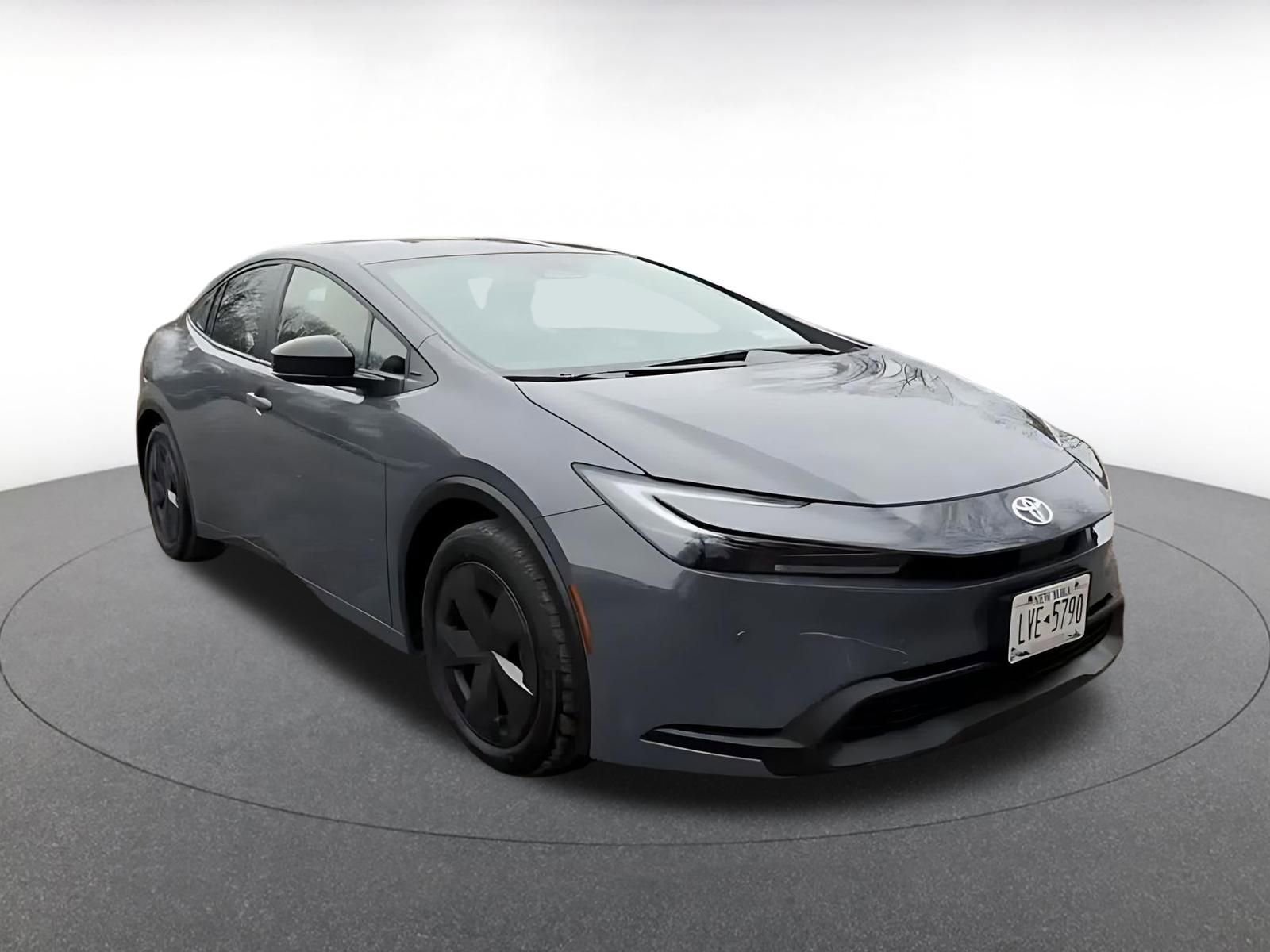 Thumbnail: 2025 Toyota Prius - 3