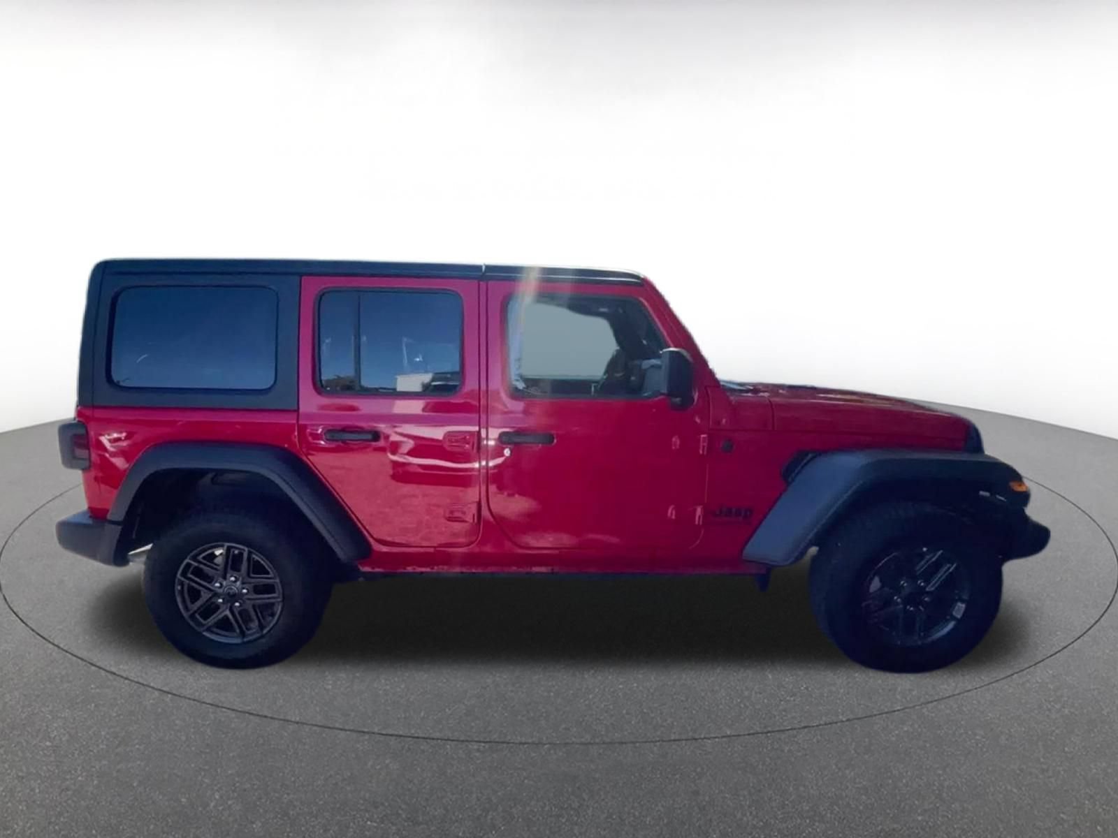 Thumbnail: 2025 Jeep Wrangler - 14