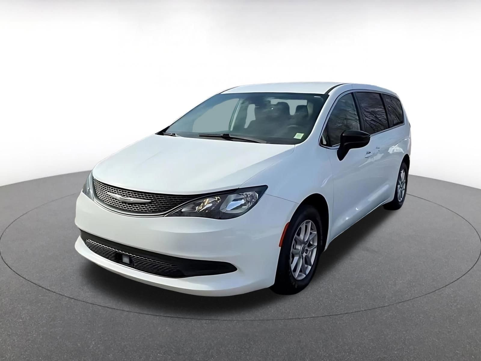 Thumbnail: 2024 Chrysler Voyager - 7