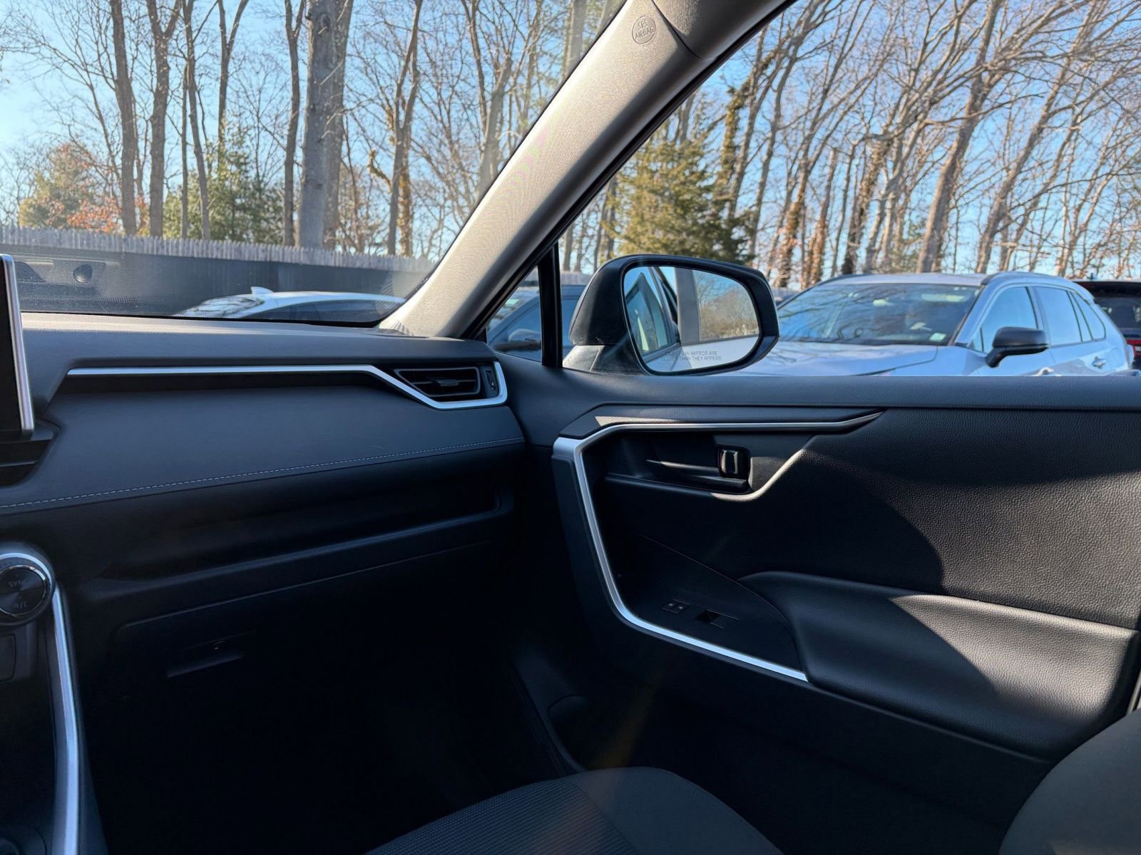 Thumbnail: 2025 Toyota RAV4 - 34