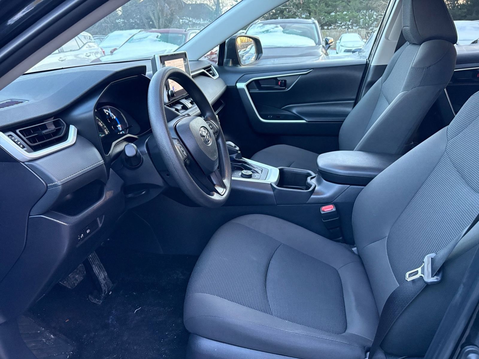 Thumbnail: 2025 Toyota RAV4 - 25