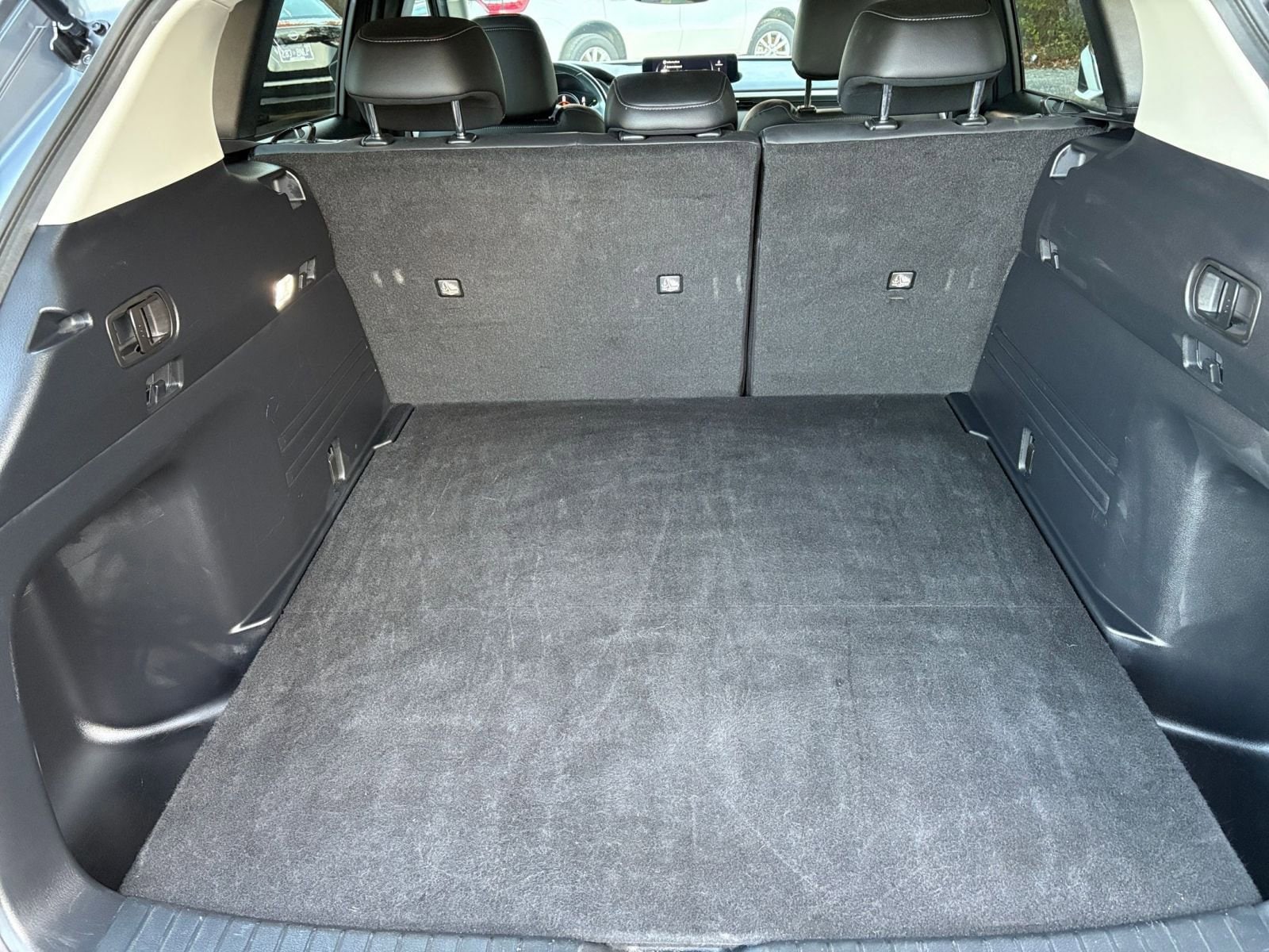 Thumbnail: 2025 Mazda CX-50 - 30