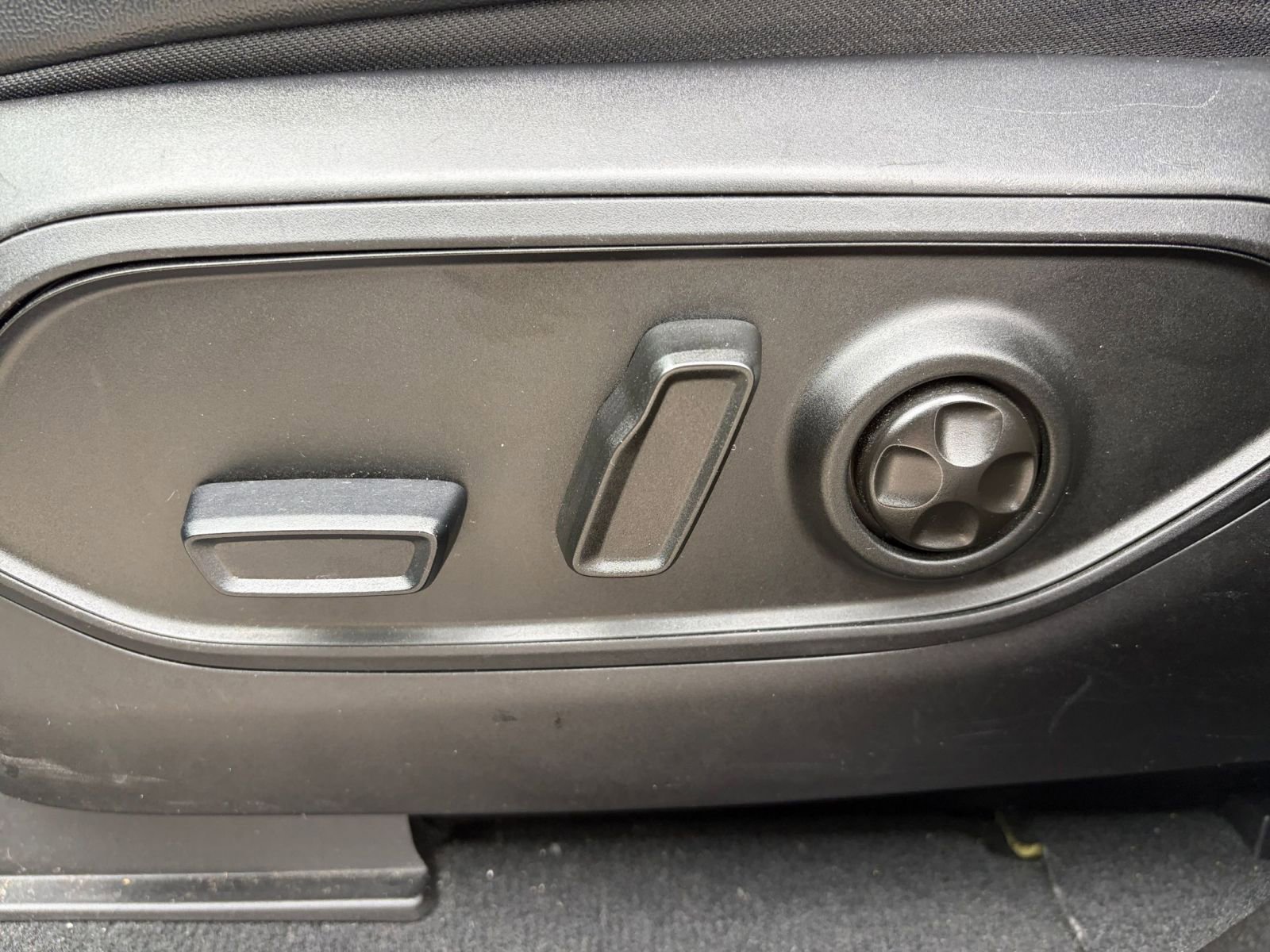 Thumbnail: 2023 Jeep Grand Cherokee - 22