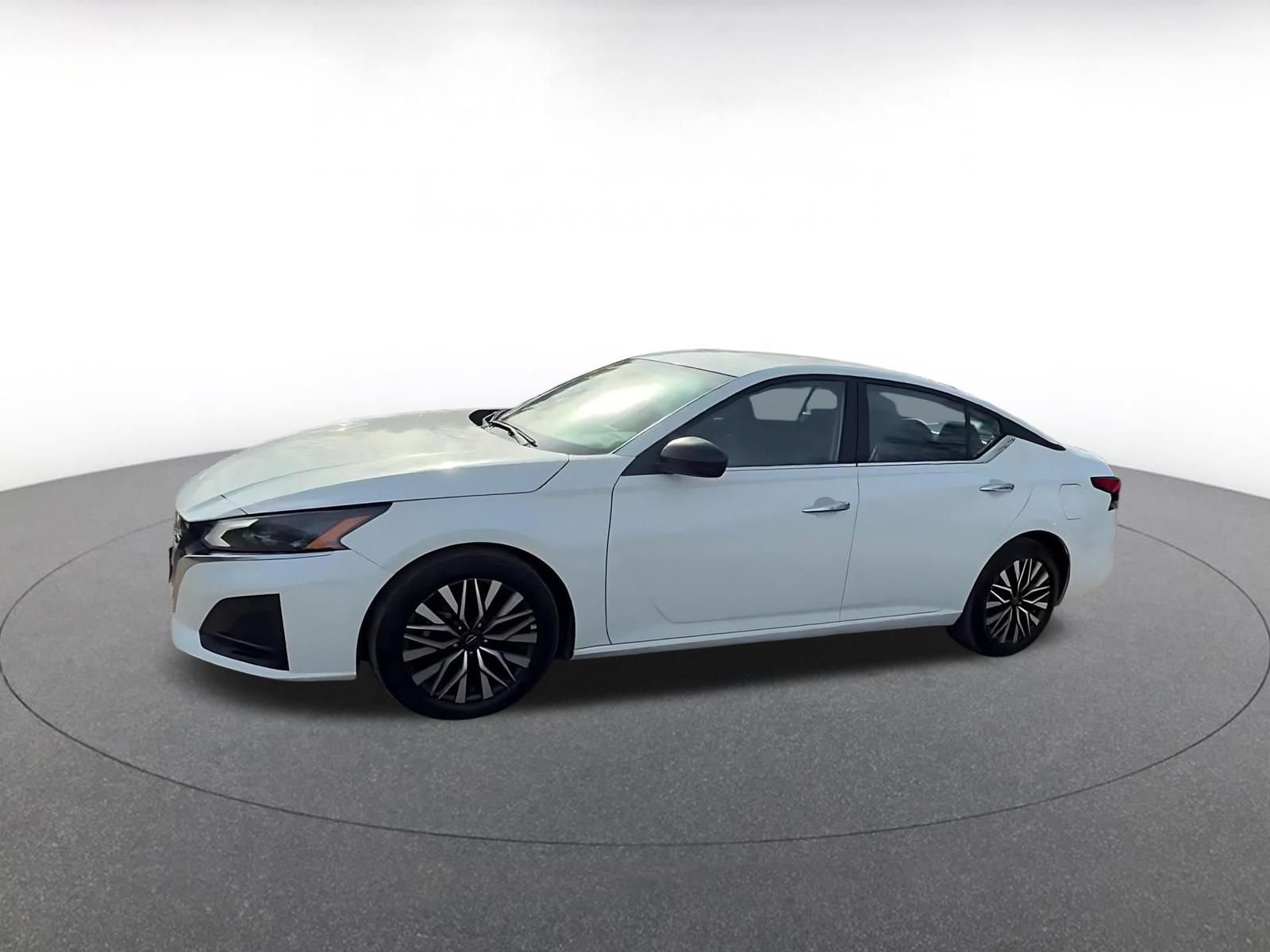 Thumbnail: 2025 Nissan Altima - 8